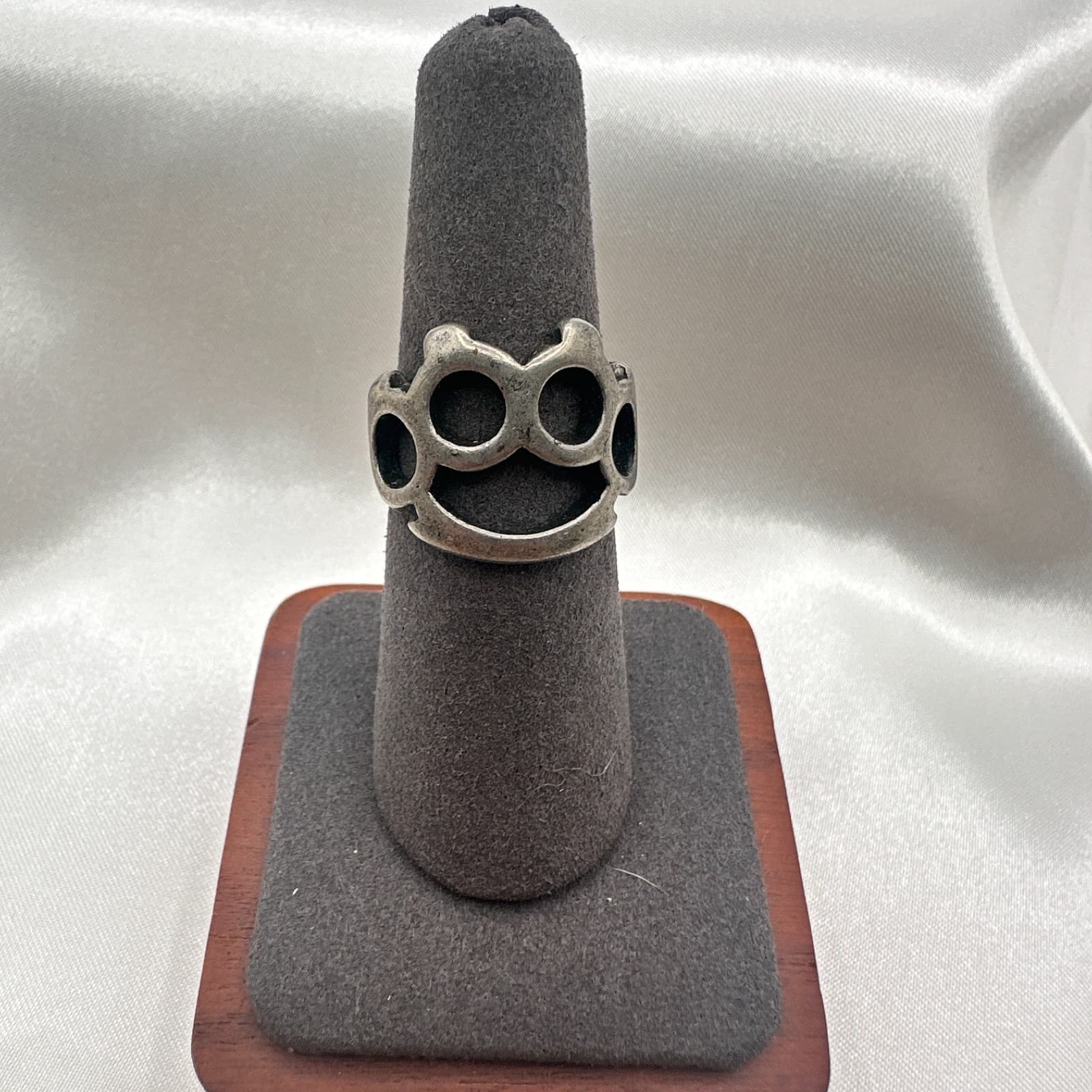 Vintage 90s Silver Tone Knuckle Duster Ring Biker Punk Statement Band Jewelry - Thumbnail 2