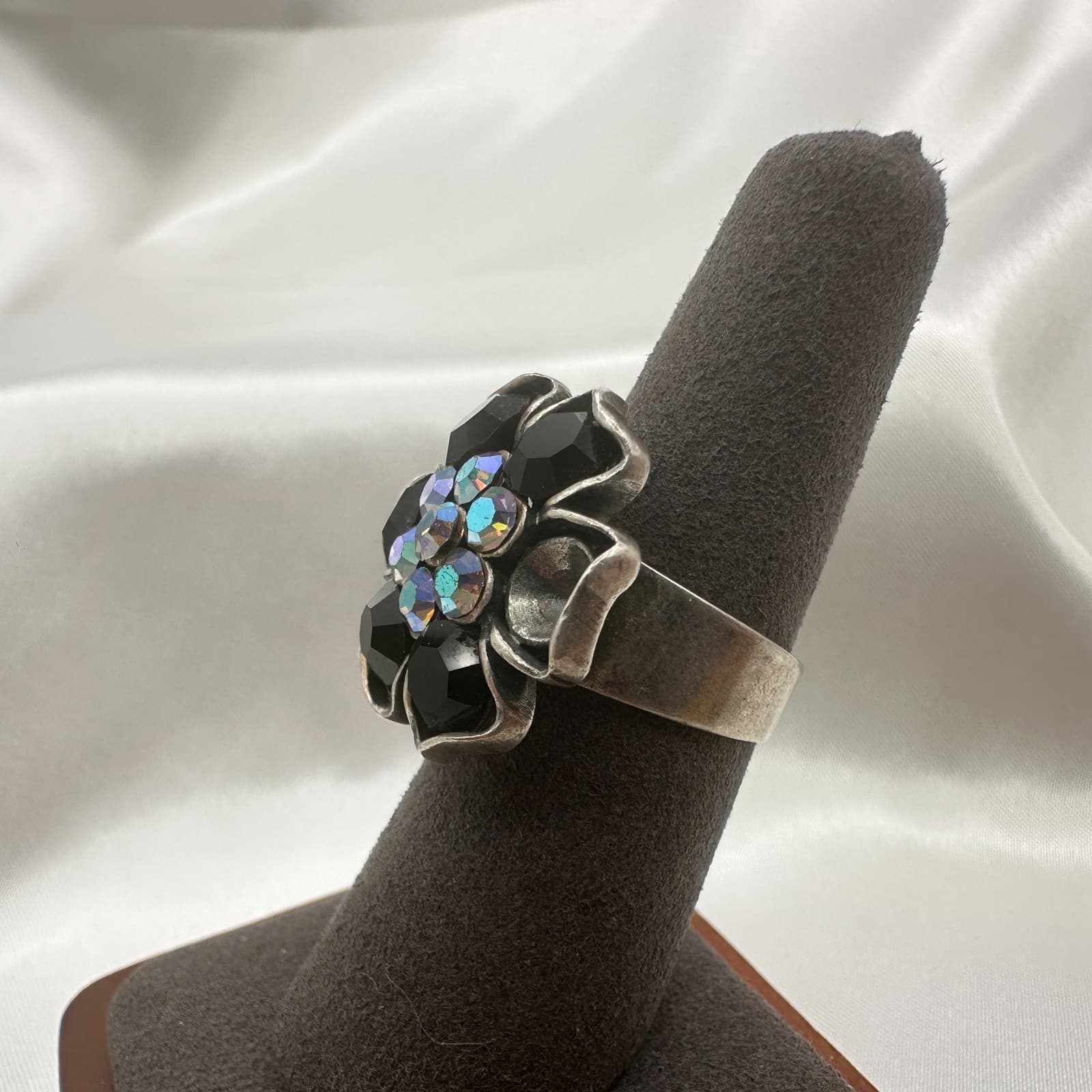 Vintage 80s Silver Tone Black Flower Ring Aurora Borealis Statement Band Jewelry - Thumbnail 3