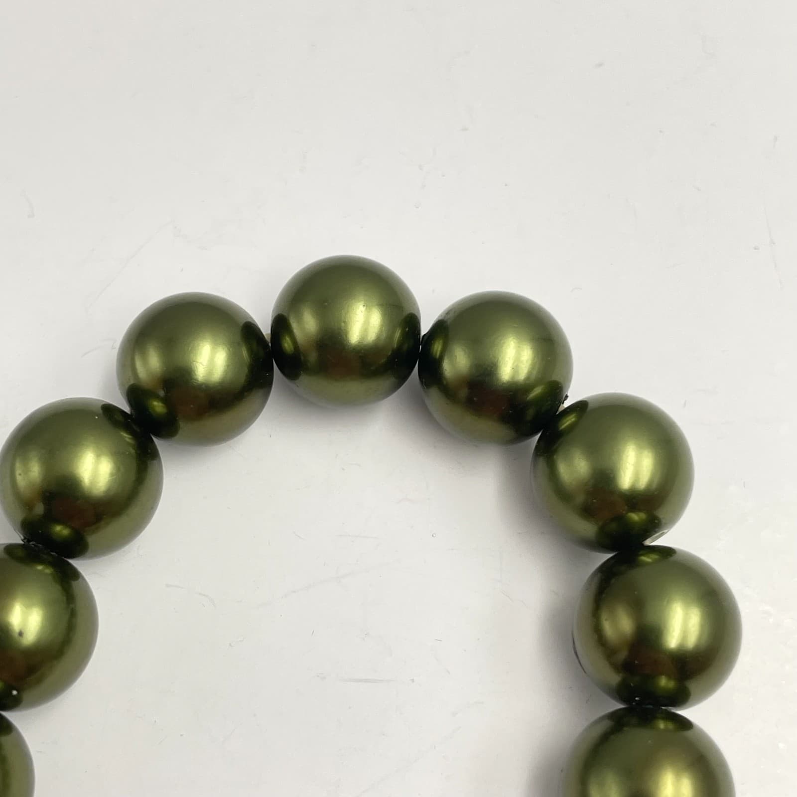 Vintage 90s Green Pearl Glass Bead Gold Tone Butterfly Charm Bracelet Fashion - Thumbnail 3