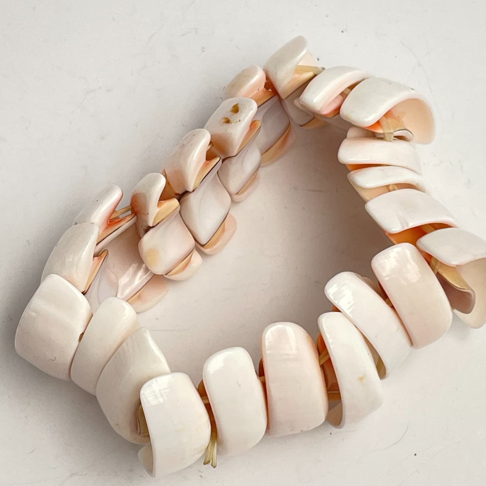Vintage 90s White Shell Stretch Bracelet Boho Chunky Coastal Statement Jewelry - Thumbnail 6