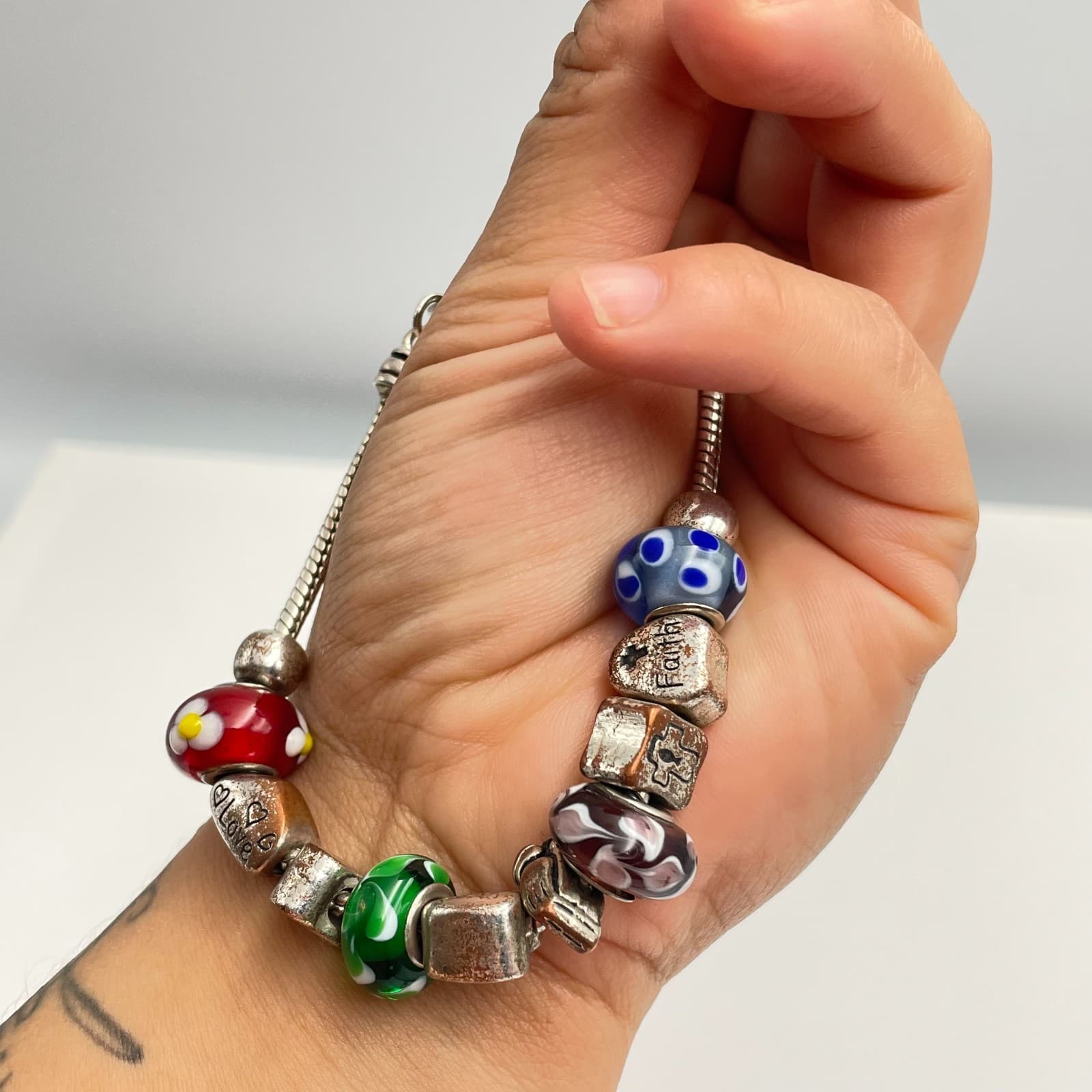 Vintage Y2K Silver Charm Bracelet Beaded Faith Hope Love Religious Jewelry - Thumbnail 8