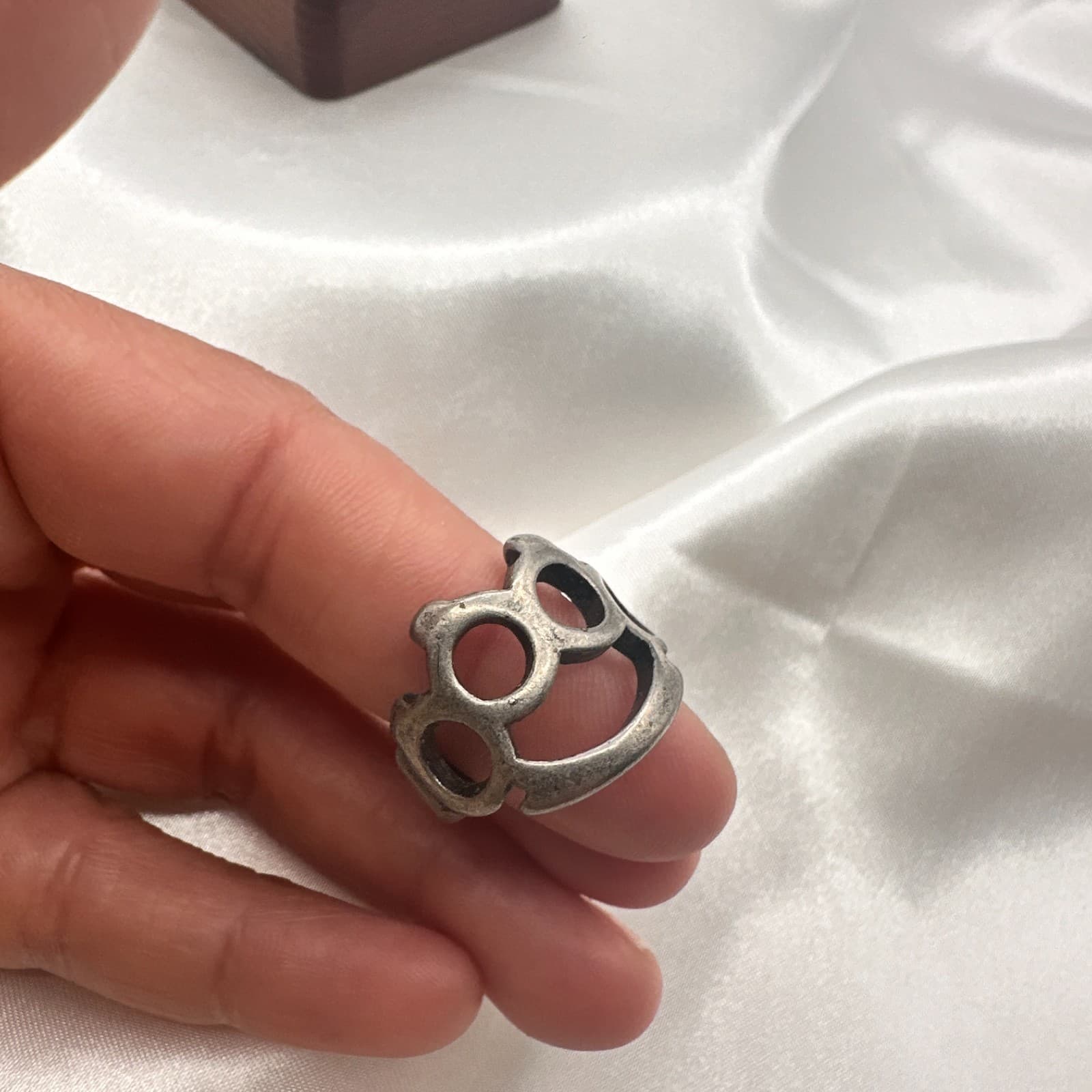 Vintage 90s Silver Tone Knuckle Duster Ring Biker Punk Statement Band Jewelry - Thumbnail 6