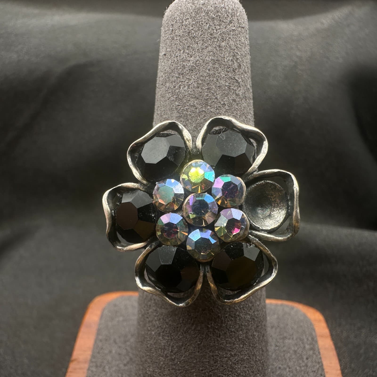 Vintage 80s Silver Tone Black Flower Ring Aurora Borealis Statement Band Jewelry - Thumbnail 9