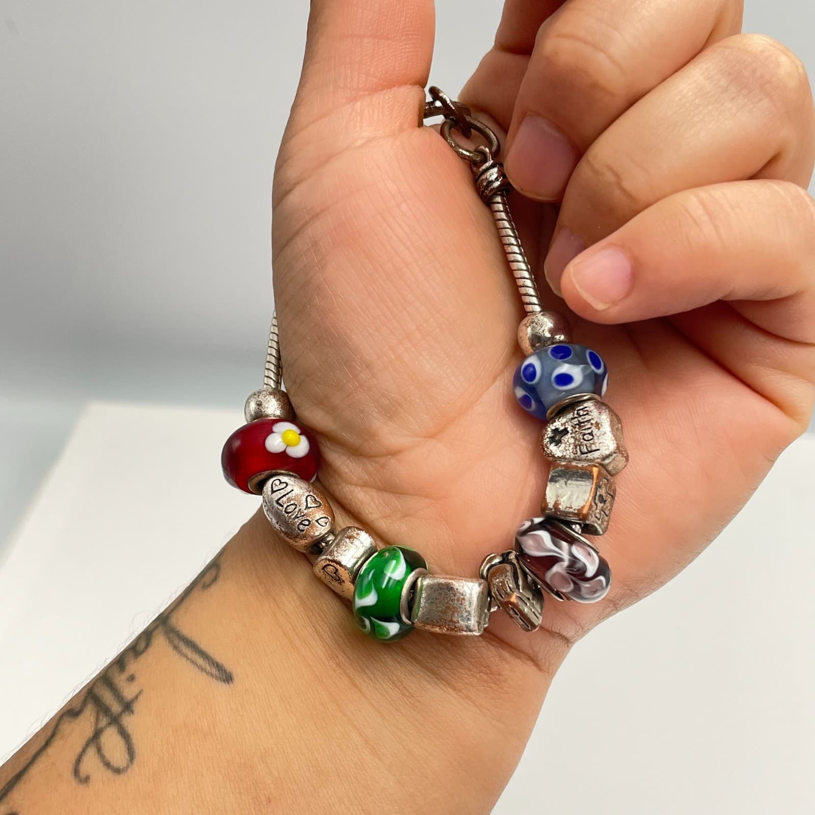 Vintage Y2K Silver Charm Bracelet Beaded Faith Hope Love Religious Jewelry - Thumbnail 7