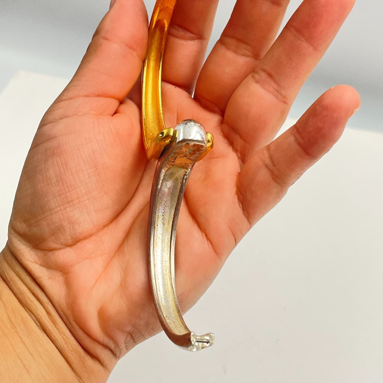 Vintage 90s Two Tone Hinged Metal Bangle Bracelet Minimalist Fashion Jewelry - Thumbnail 8