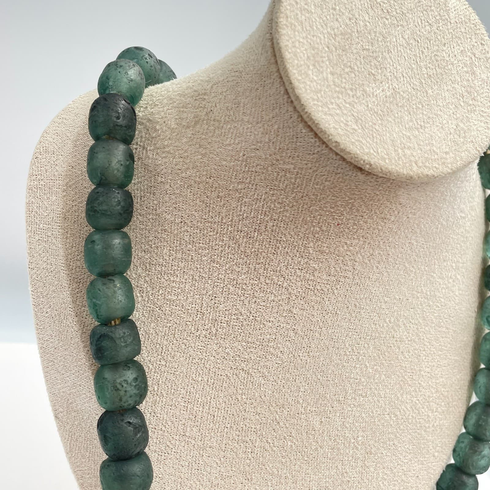 Vintage 90s Teal Green Recycled Glass Beaded Necklace Boho Women's Jewelry - Thumbnail 9