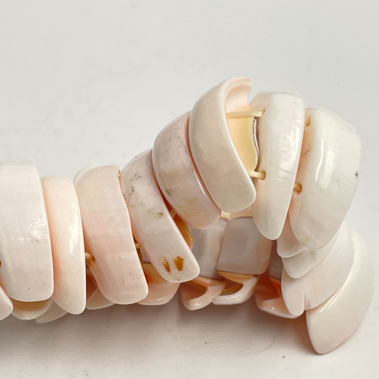 Vintage 90s White Shell Stretch Bracelet Boho Chunky Coastal Statement Jewelry - Thumbnail 4