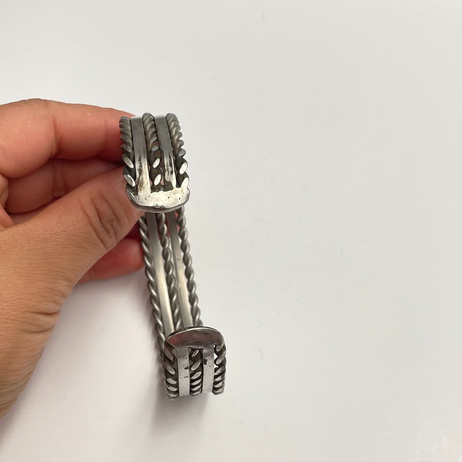 Vintage 90s Silver Tone Twisted Cable Cuff Bracelet Boho Minimalist Jewelry - Thumbnail 3