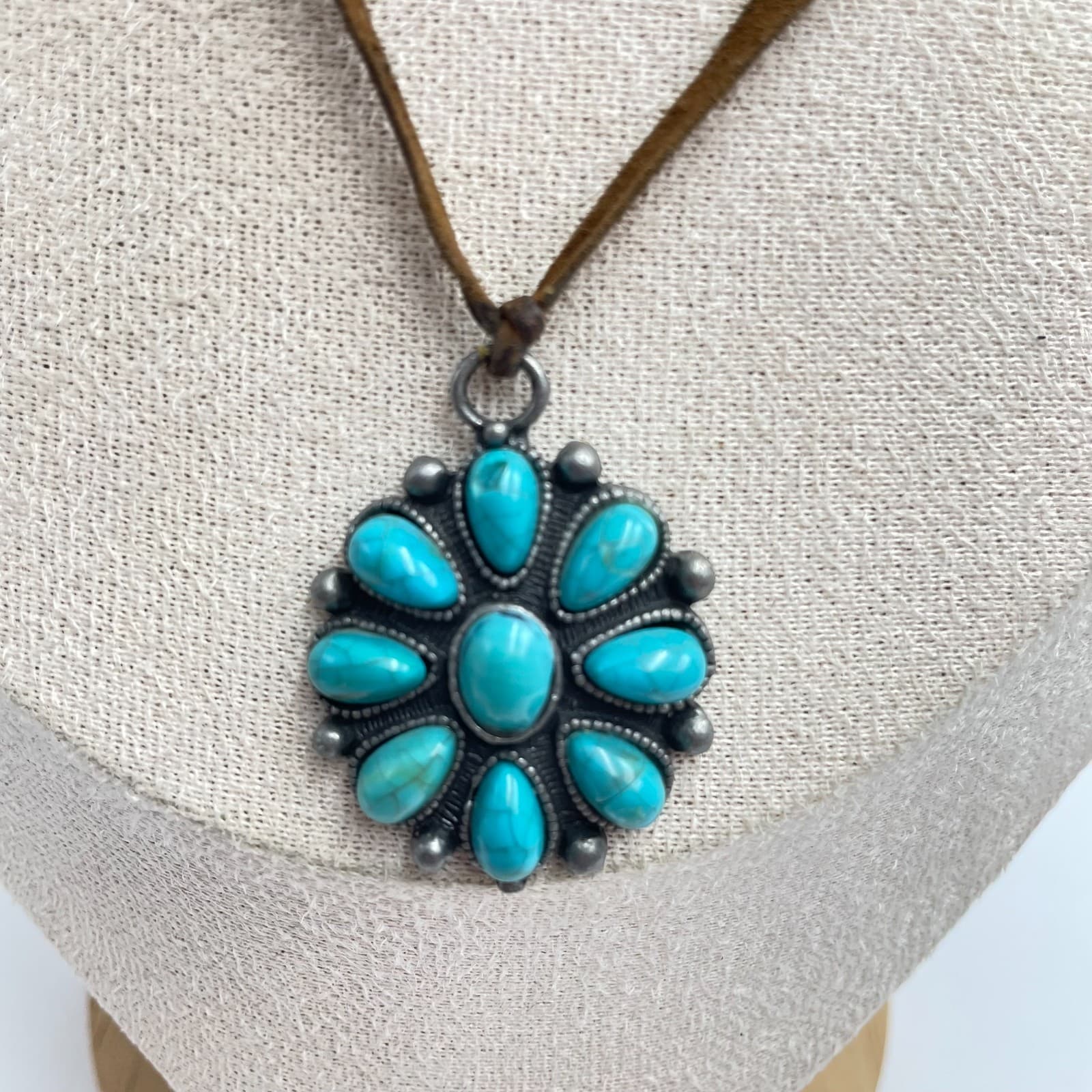 Vintage 90s Turquoise Faux Stone Floral Pendant Necklace Women's Classic Jewelry - Thumbnail 4