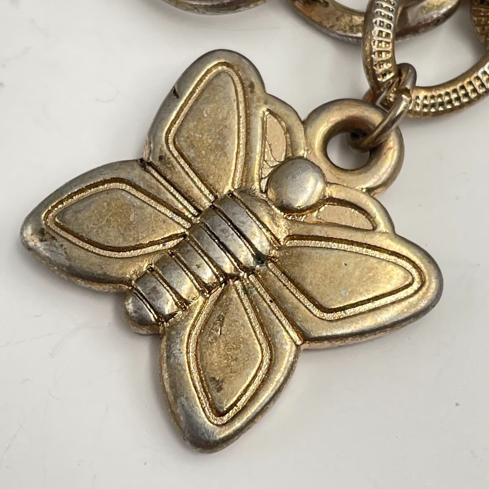 Vintage 90s Green Pearl Glass Bead Gold Tone Butterfly Charm Bracelet Fashion - Thumbnail 5