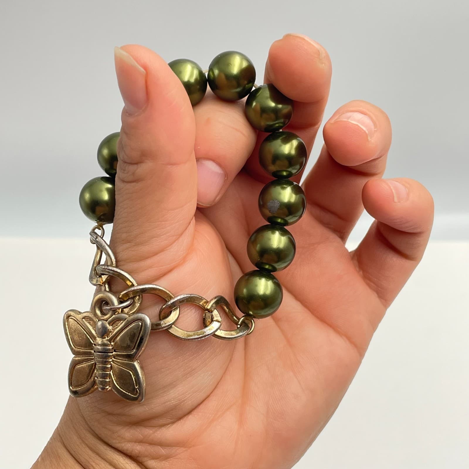 Vintage 90s Green Pearl Glass Bead Gold Tone Butterfly Charm Bracelet Fashion - Thumbnail 6