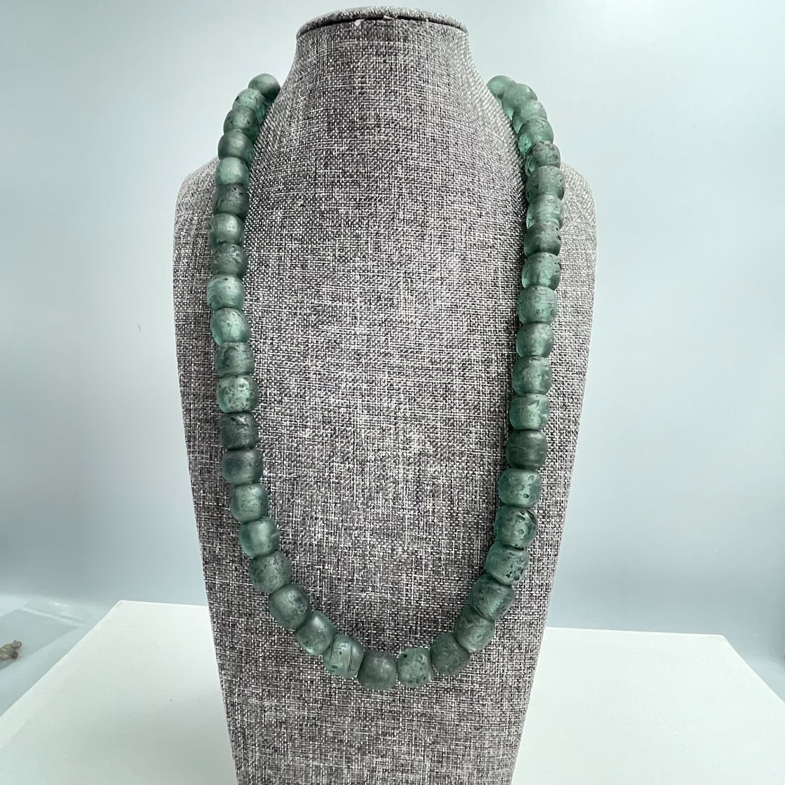 Vintage 90s Teal Green Recycled Glass Beaded Necklace Boho Women's Jewelry - Thumbnail 2