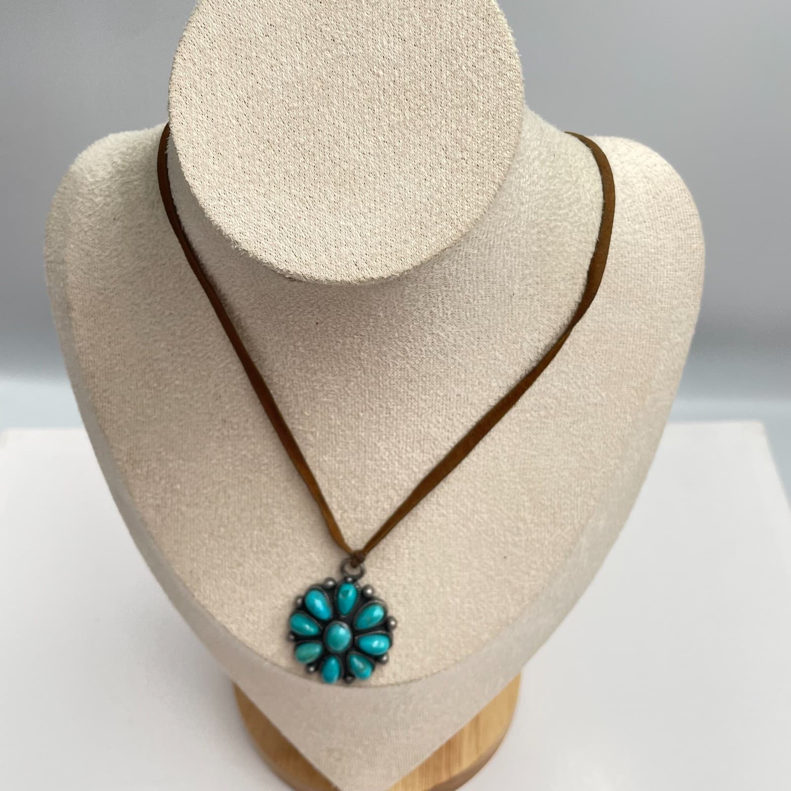 Vintage 90s Turquoise Faux Stone Floral Pendant Necklace Women's Classic Jewelry - Image 1
