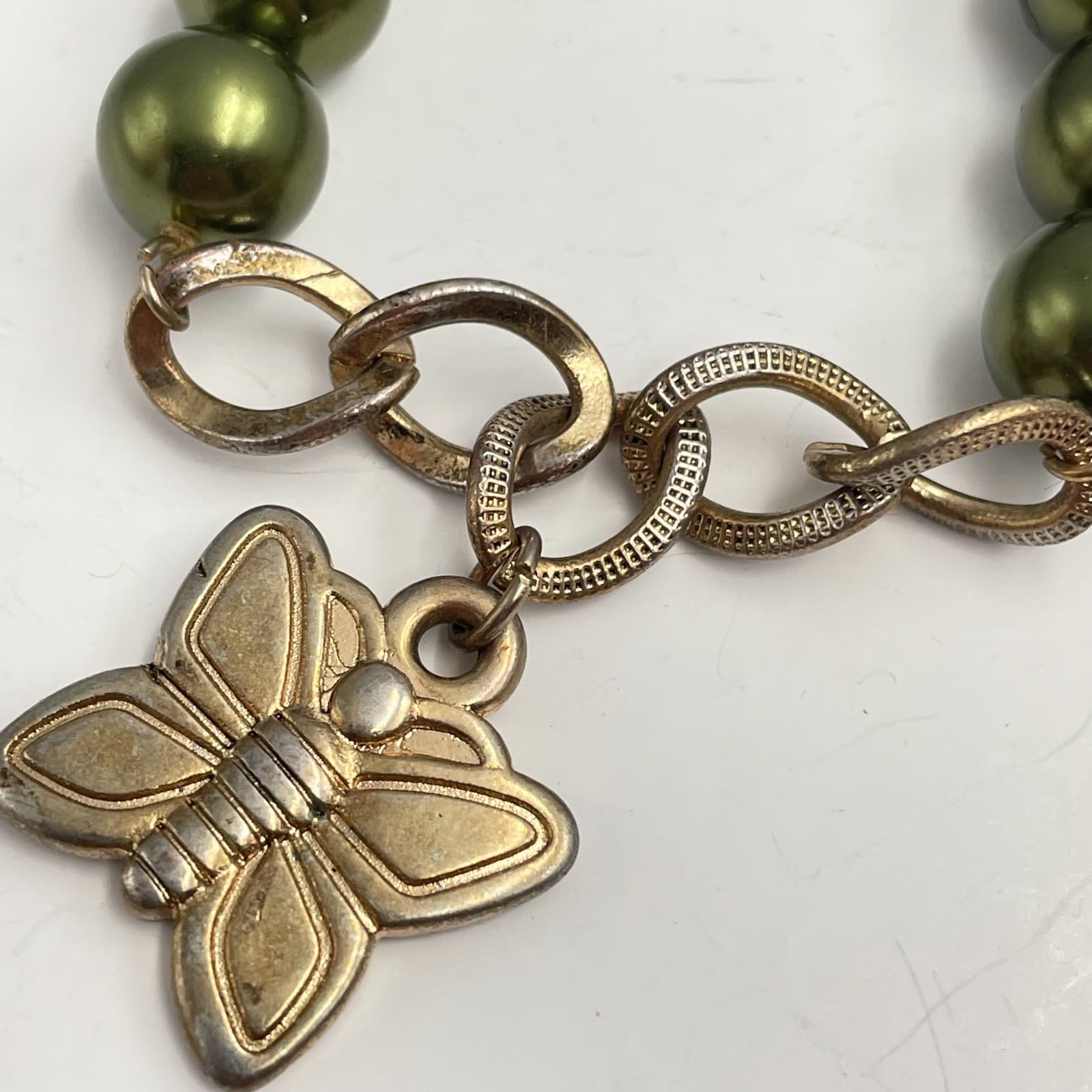 Vintage 90s Green Pearl Glass Bead Gold Tone Butterfly Charm Bracelet Fashion - Thumbnail 4