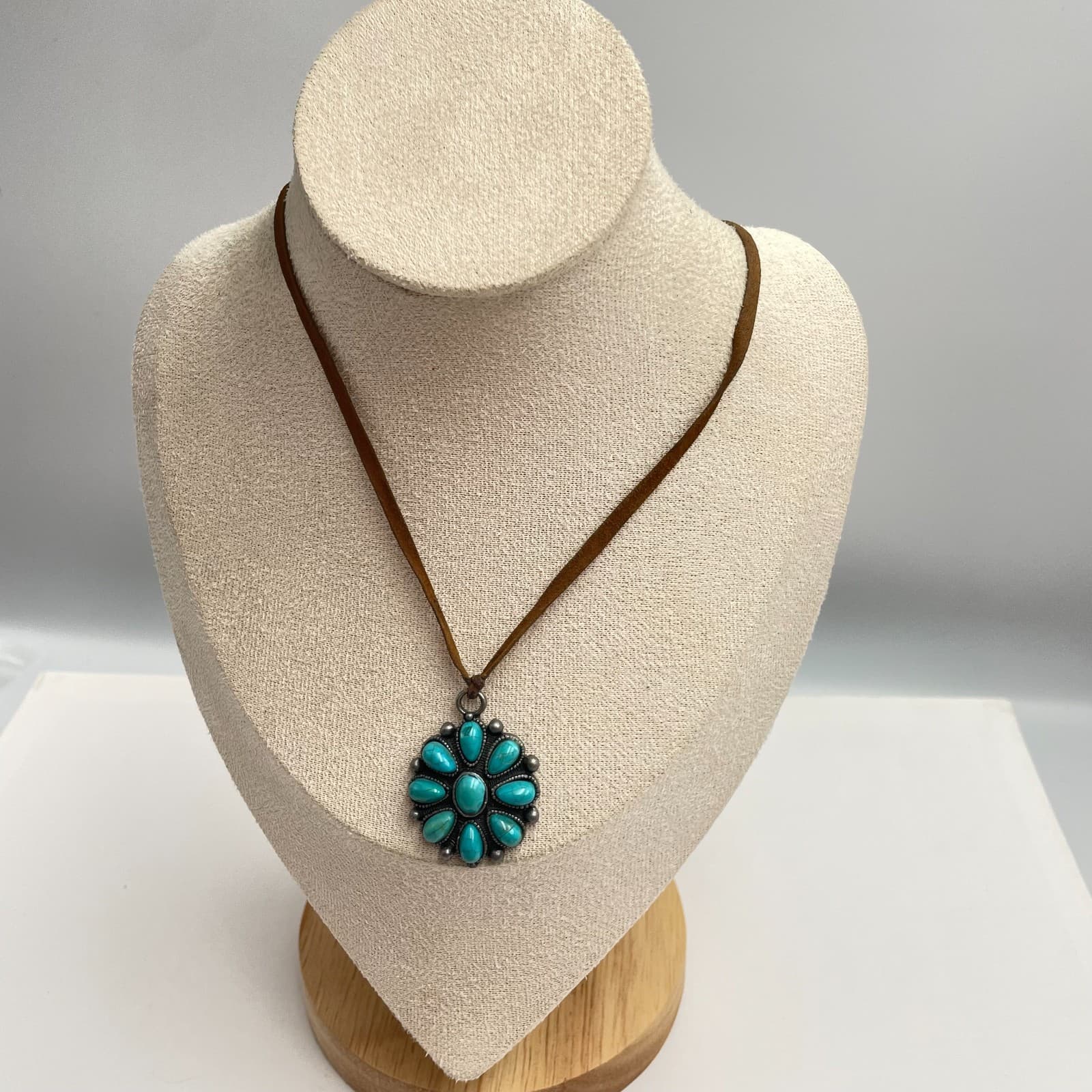 Vintage 90s Turquoise Faux Stone Floral Pendant Necklace Women's Classic Jewelry - Thumbnail 2