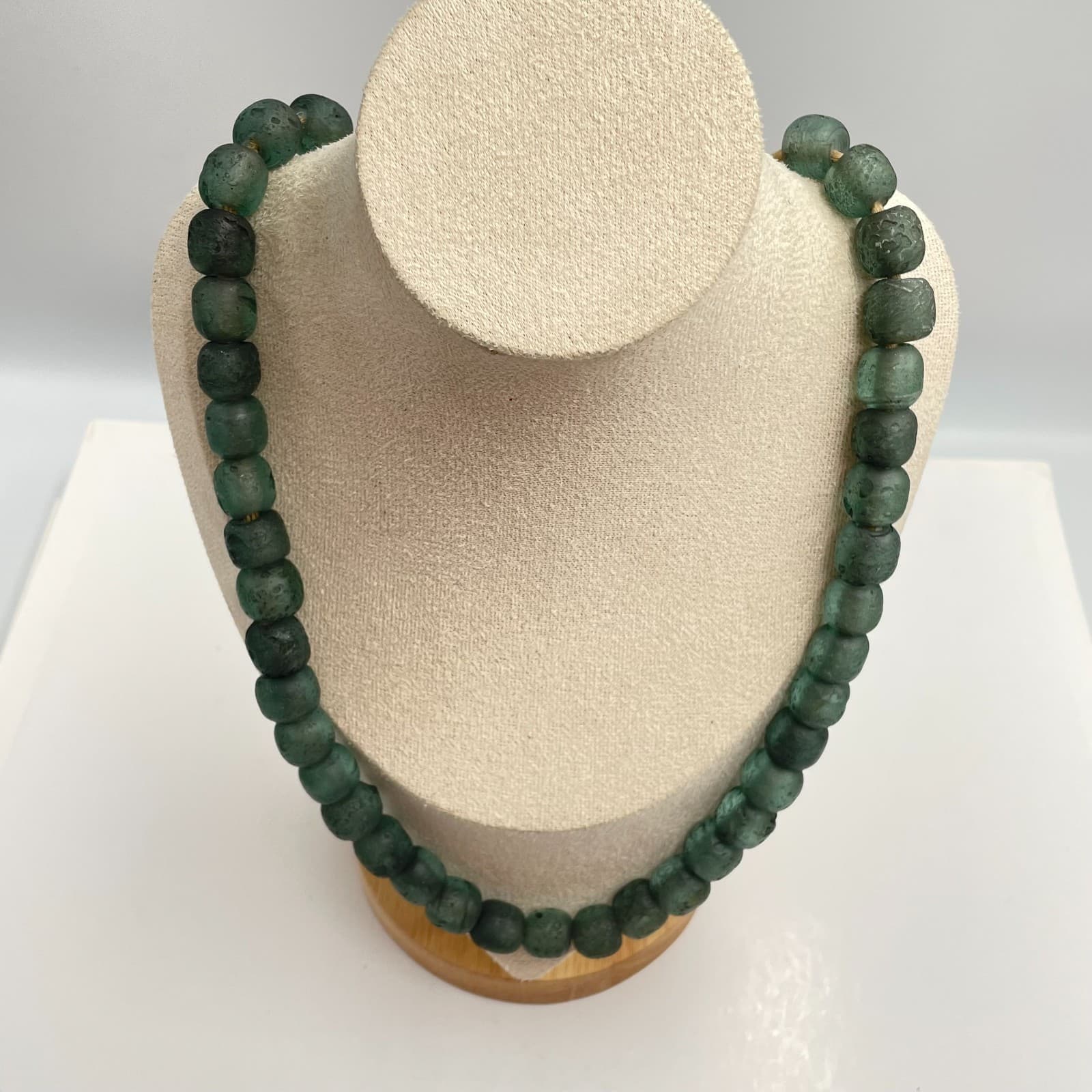 Vintage 90s Teal Green Recycled Glass Beaded Necklace Boho Women's Jewelry - Thumbnail 7