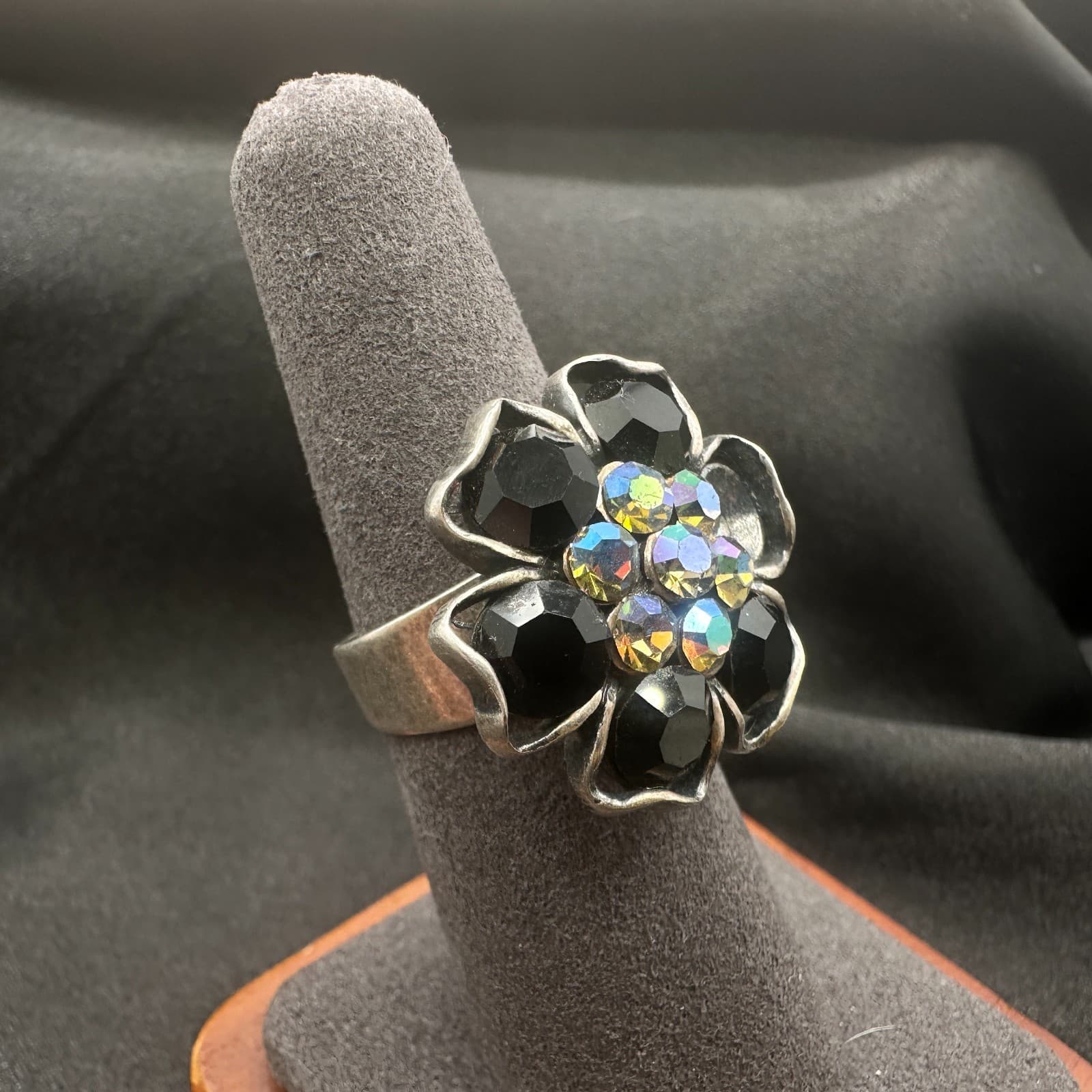 Vintage 80s Silver Tone Black Flower Ring Aurora Borealis Statement Band Jewelry - Thumbnail 7
