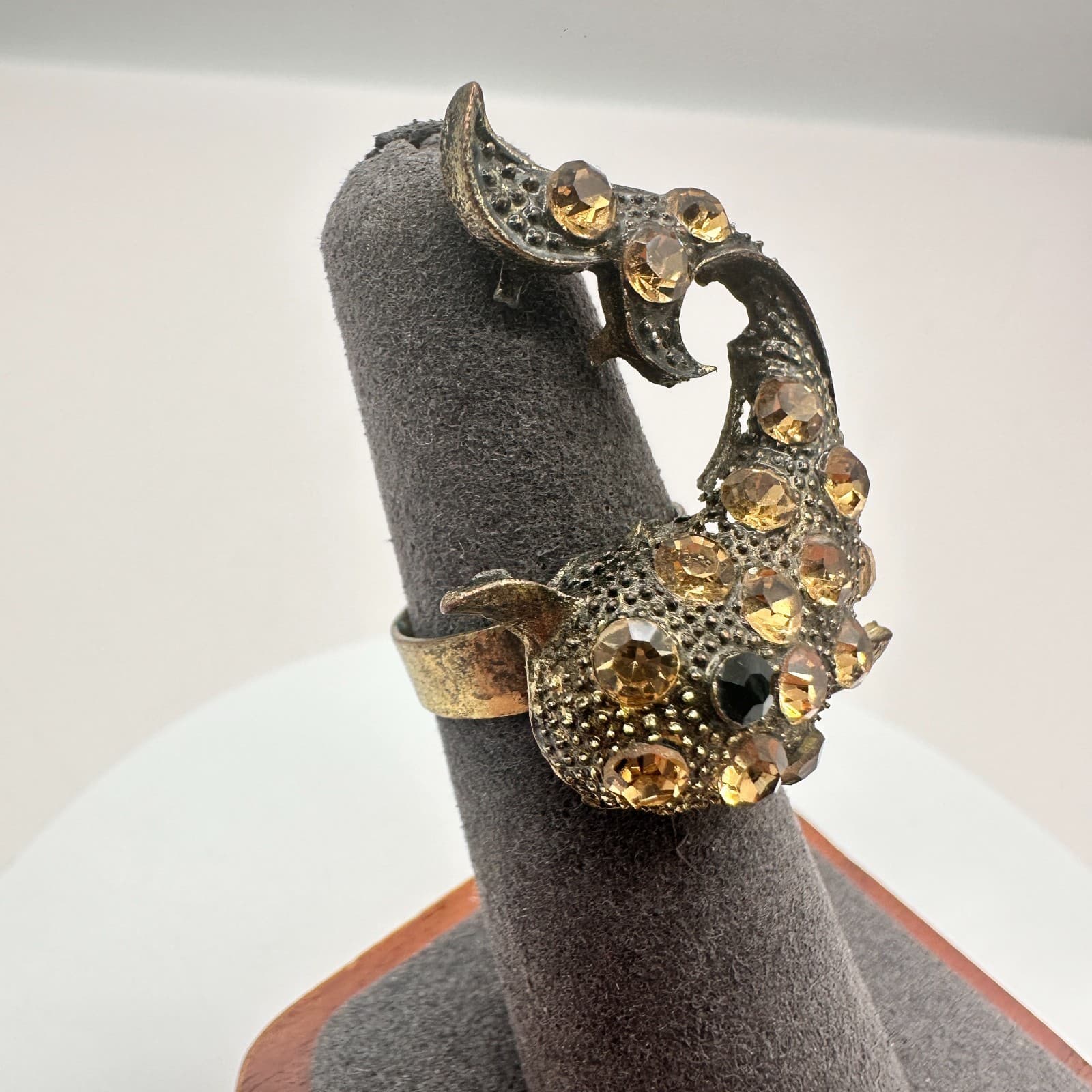 Vintage 80s Inspired Fish Ring Champagne Rhinestone Encrusted Gilde Band Jewelry - Thumbnail 2