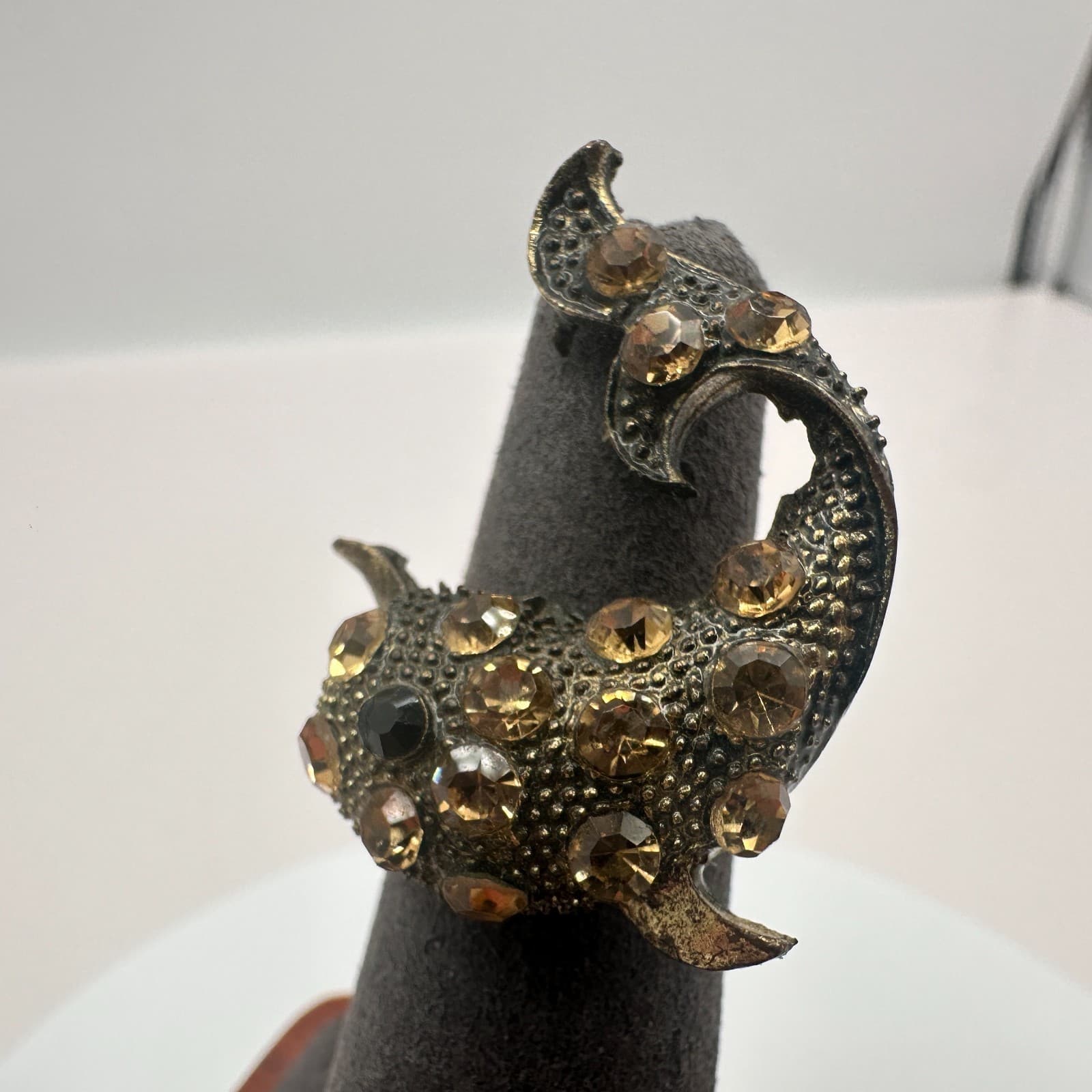 Vintage 80s Inspired Fish Ring Champagne Rhinestone Encrusted Gilde Band Jewelry - Thumbnail 3