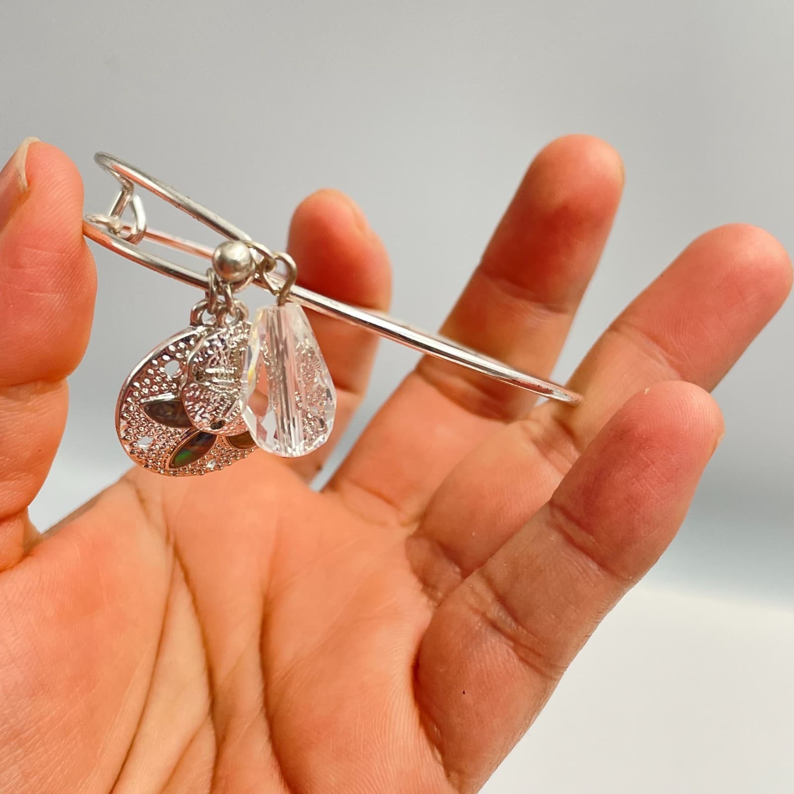 Vintage 90s Silver Tone Sand Dollar Bangle Bracelet Glass Charm Inlay Beach Boho - Thumbnail 9
