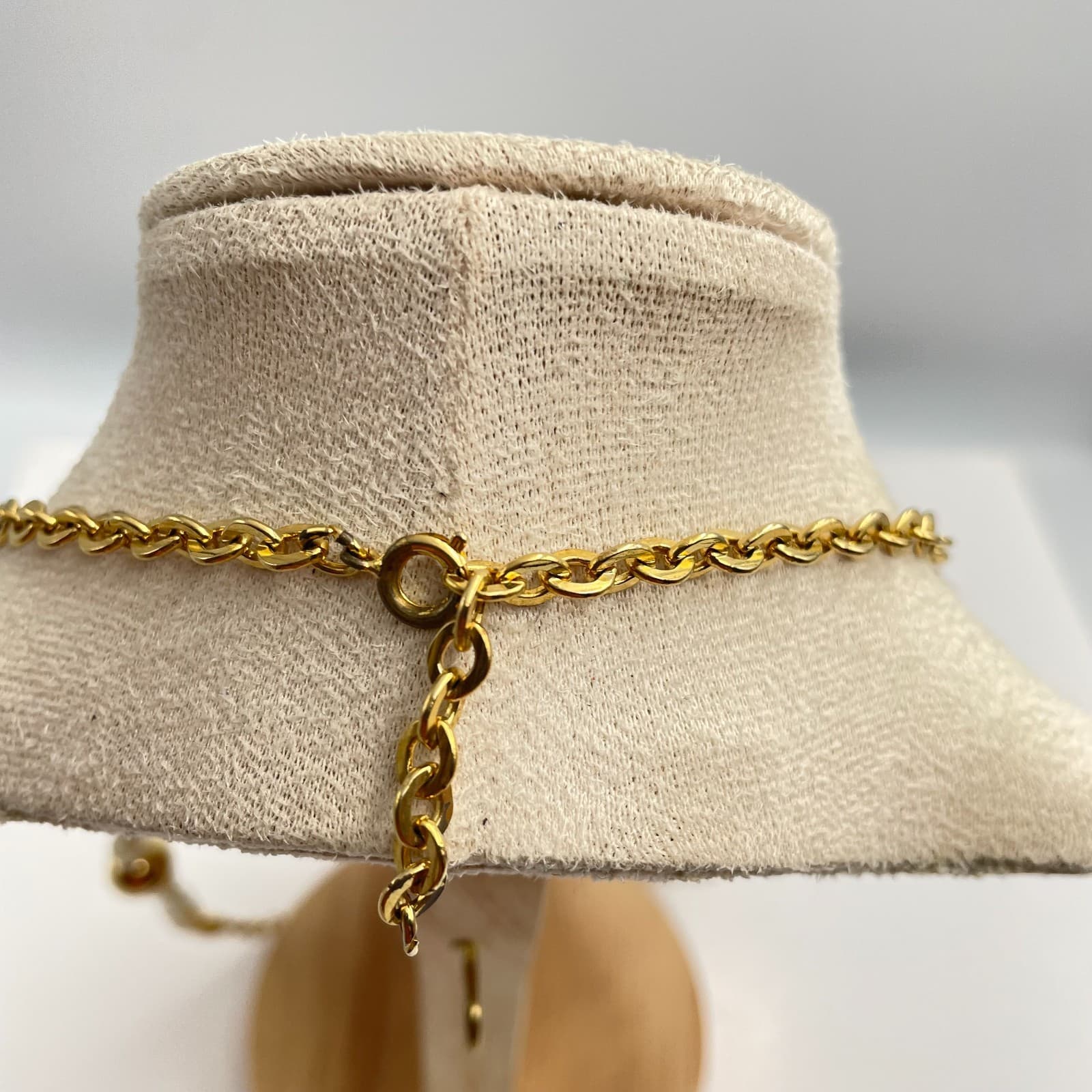 Vintage Y2K Gold Tone Chain Faux Pearl Beaded Statement Necklace Women's Jewelry - Thumbnail 6