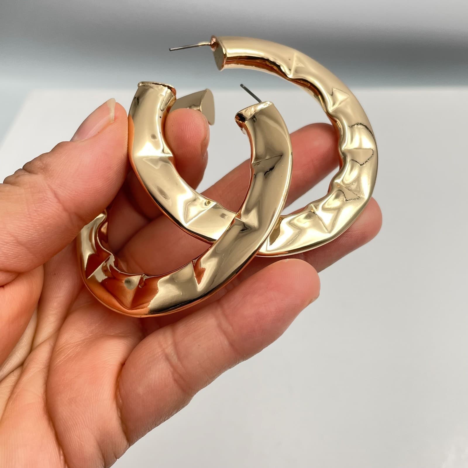 Vintage Y2K Chunky Gold Tone Hammered Hoop Earrings Statement Women's Jewelry - Thumbnail 5