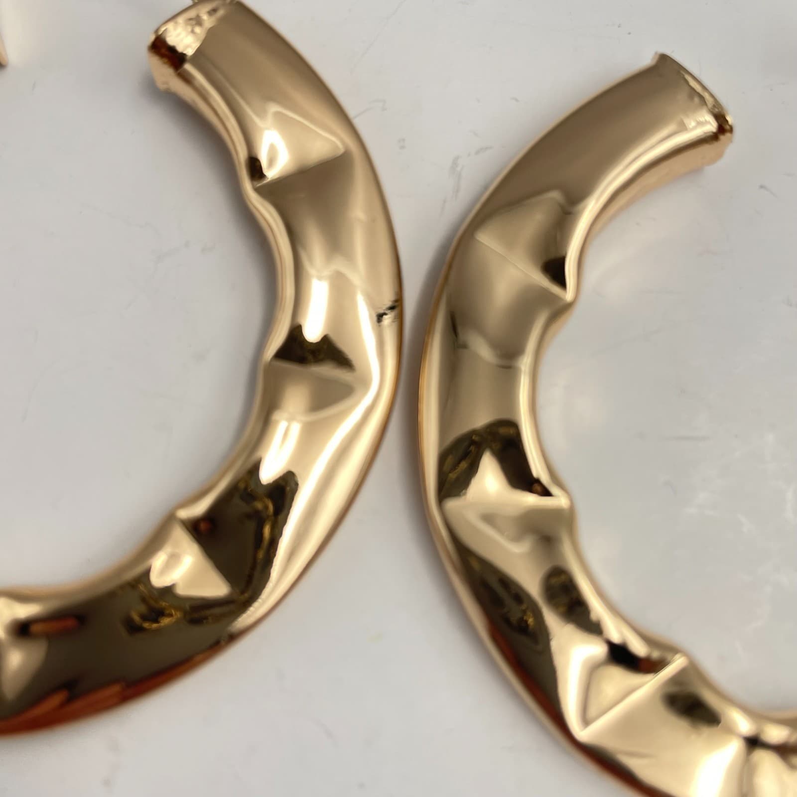 Vintage Y2K Chunky Gold Tone Hammered Hoop Earrings Statement Women's Jewelry - Thumbnail 3