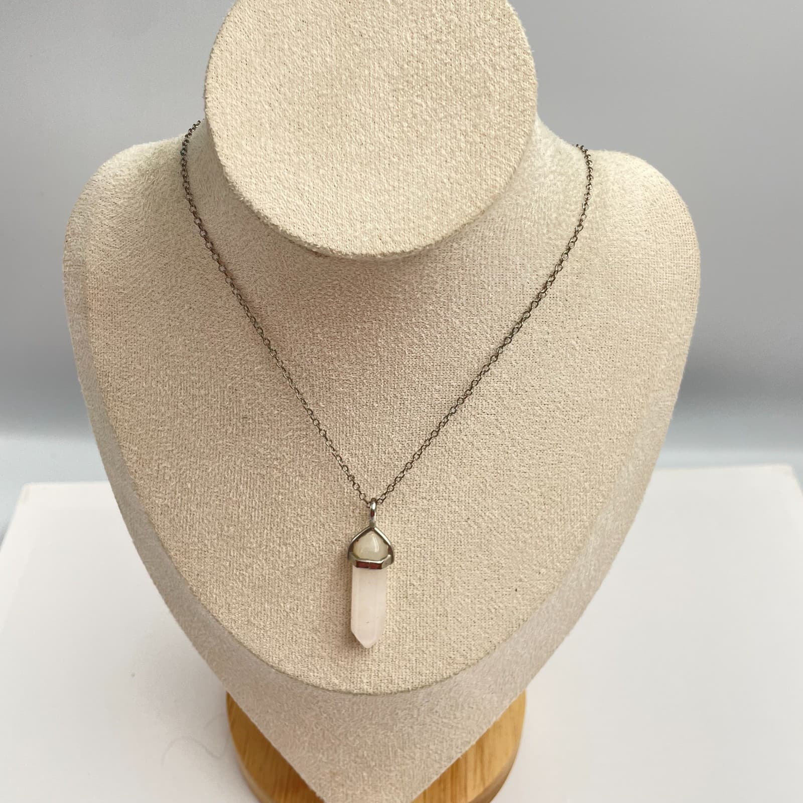 Vintage Y2K Silver Tone Rose Quartz Hexagon Point Pendant Necklace Boho Jewelry - Image 1