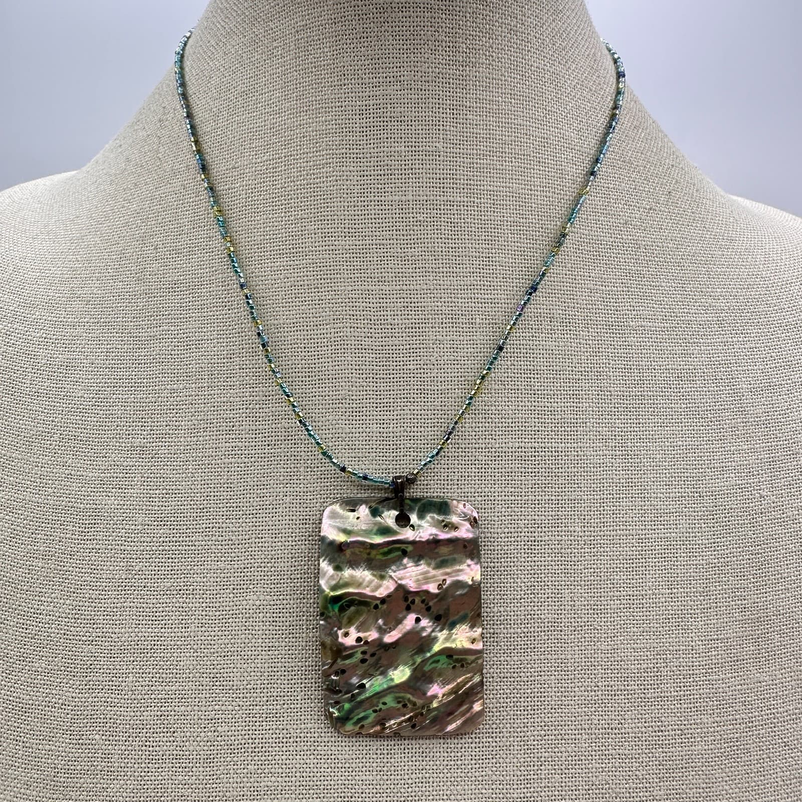 Vintage Y2K Silver Tone Abalone Shell Beaded Pendant Necklace Women's Jewelry - Image 1