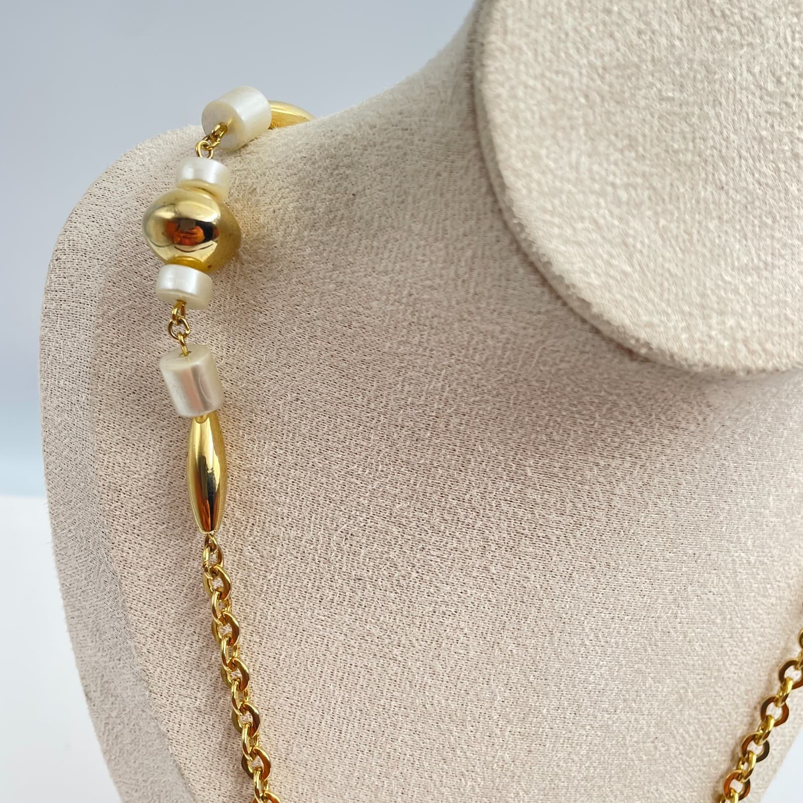 Vintage Y2K Gold Tone Chain Faux Pearl Beaded Statement Necklace Women's Jewelry - Thumbnail 3