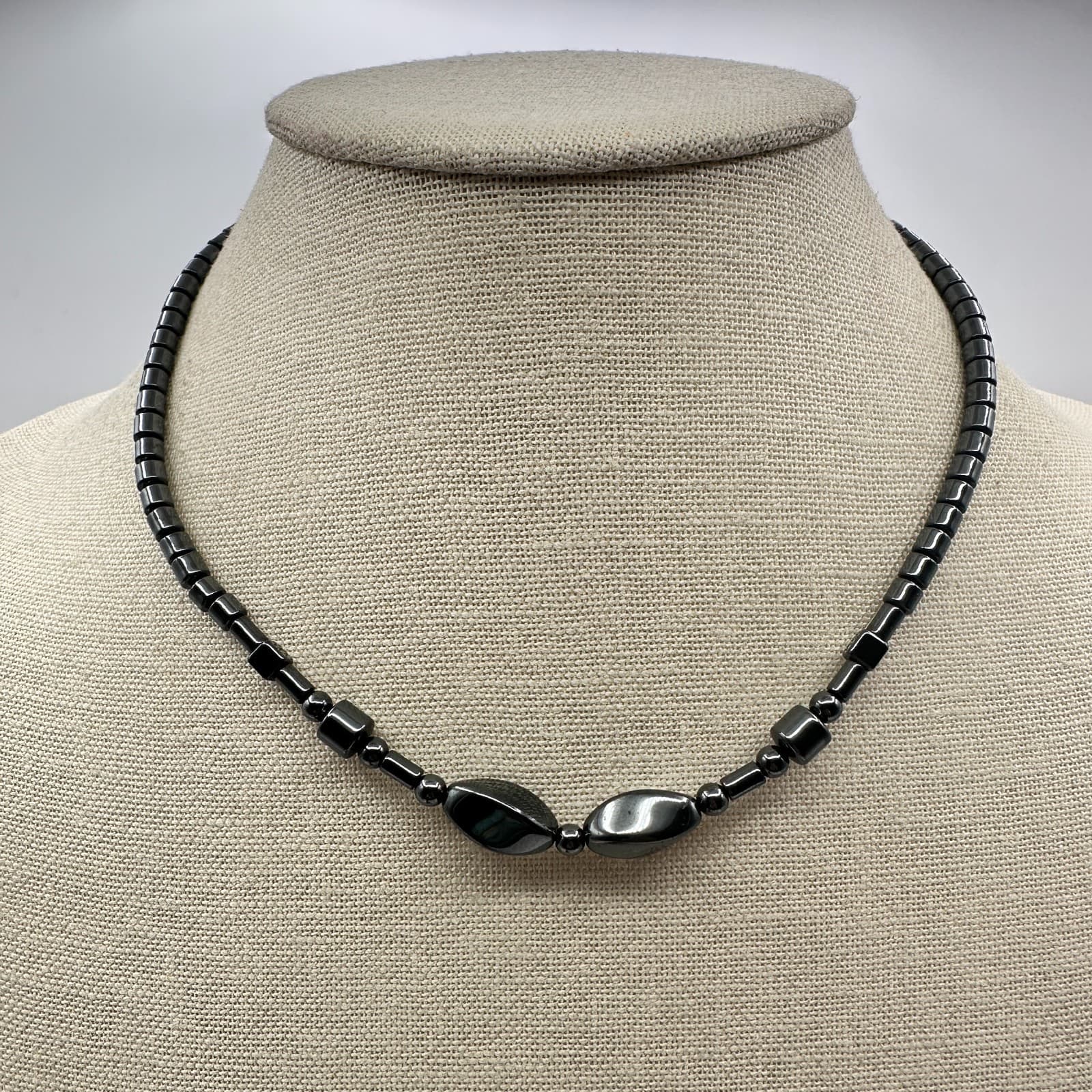 Vintage Y2K Hematite Metallic Grey Beaded Necklace Boho Women's Classic Jewelry - Thumbnail 5