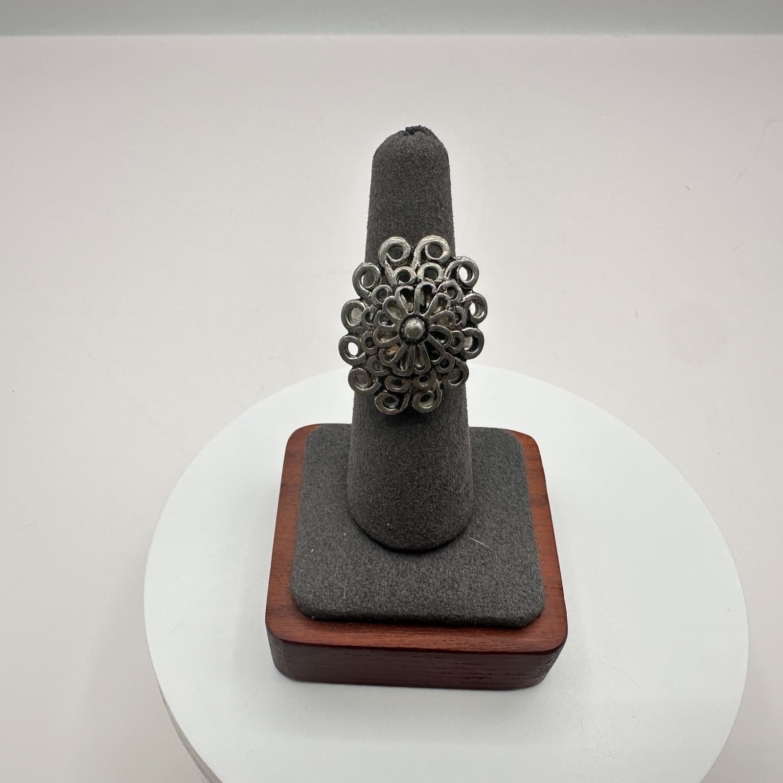 Vintage 90s Oxidized Silver Tone Openwork Floral Statement Ring Band Jewelry - Thumbnail 6