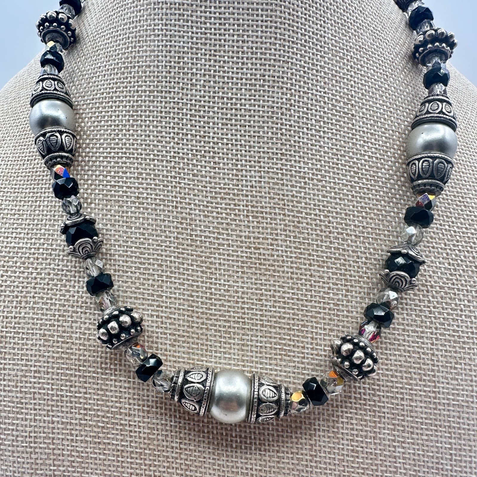 VTG Y2K Silver Tone Faux Pearl Black Beaded Necklace Statement Women's Jewelry - Thumbnail 2