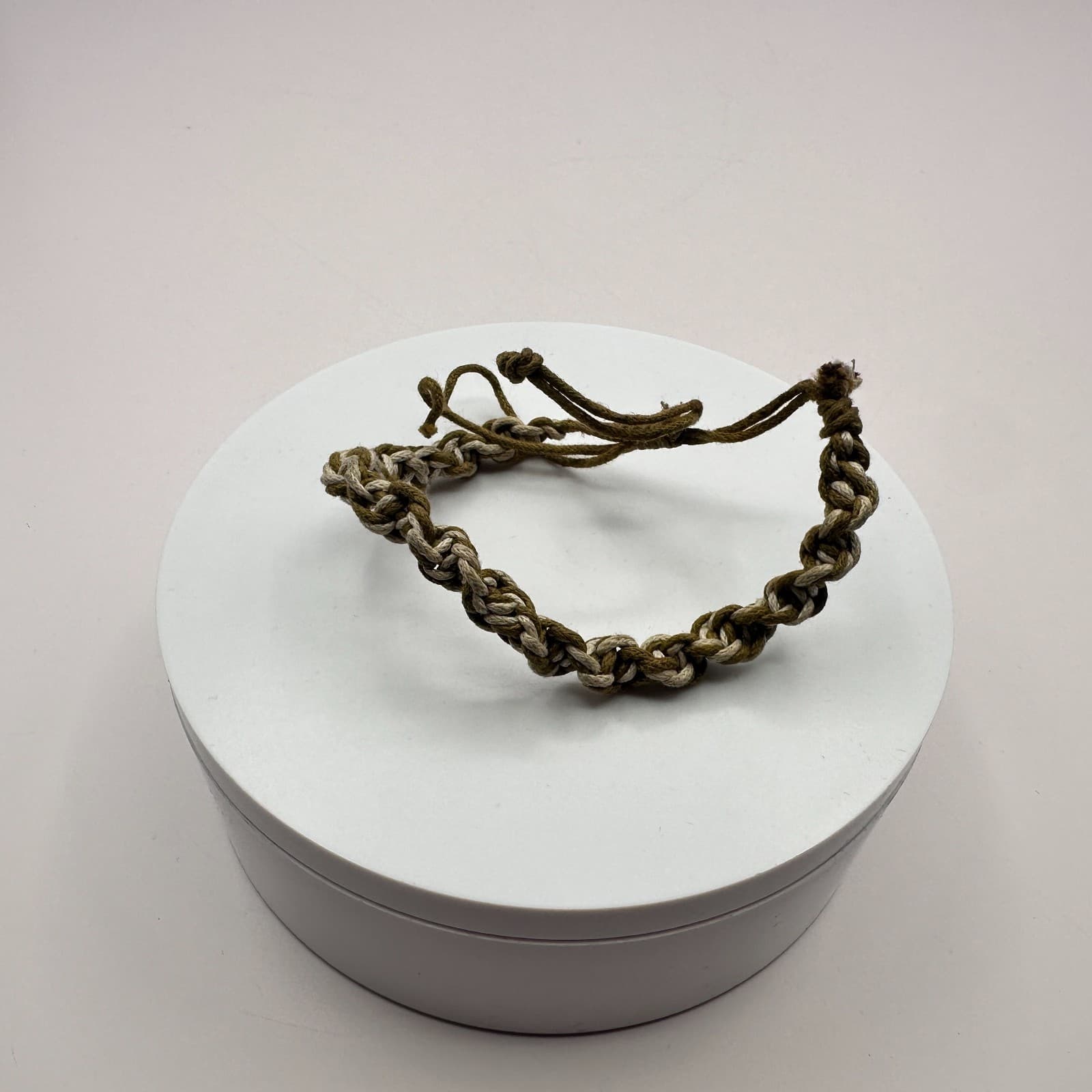 Vintage 90s Braided Hemp Bracelet Macrame Boho Classic Fashion Women's Jewelry - Thumbnail 2