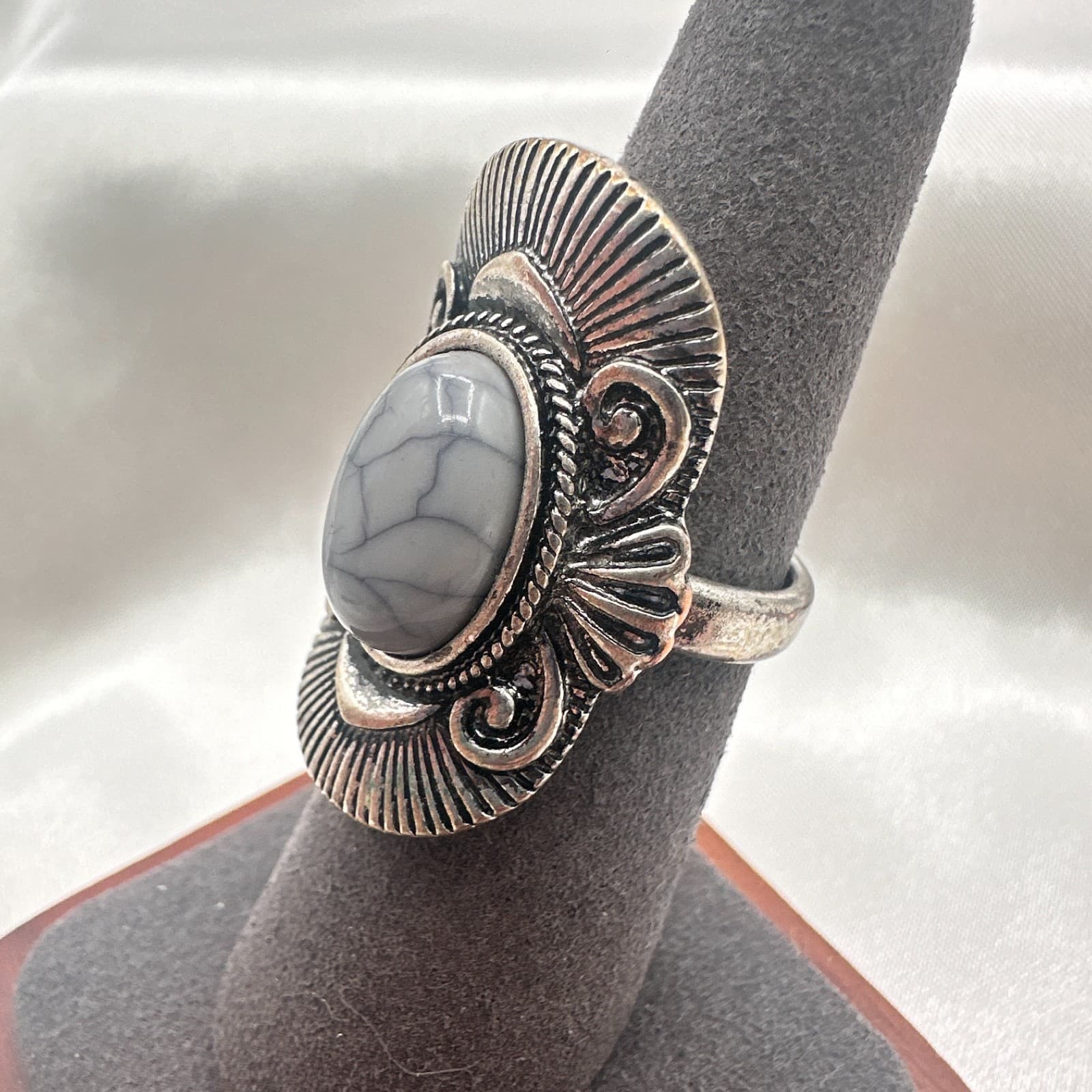 Vintage 90s Silver Tone White Turquoise Oval Tribal Statement Ring Retr Jewelry - Thumbnail 3
