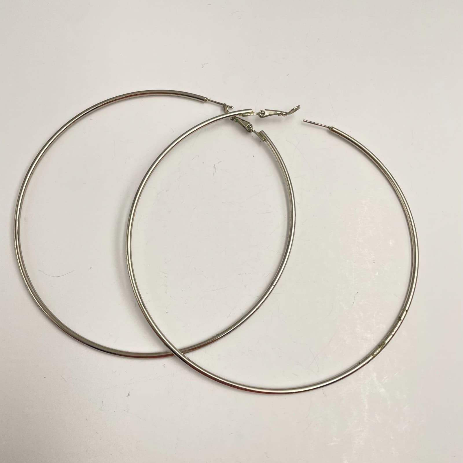 Vintage Y2K Gold/Silver Tone Huge Hoop Earrings Set 2 Pairs Fashion Jewelry - Thumbnail 2