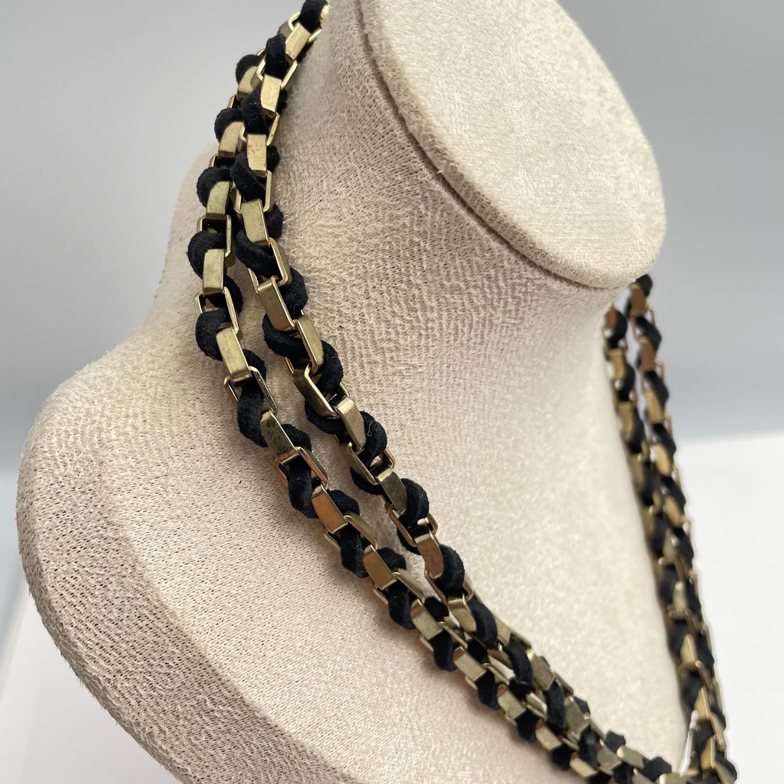 Vintage Y2K Gold Tone Box Link Chain Black Suede Cord Wrap Multi Strand Necklace - Thumbnail 6