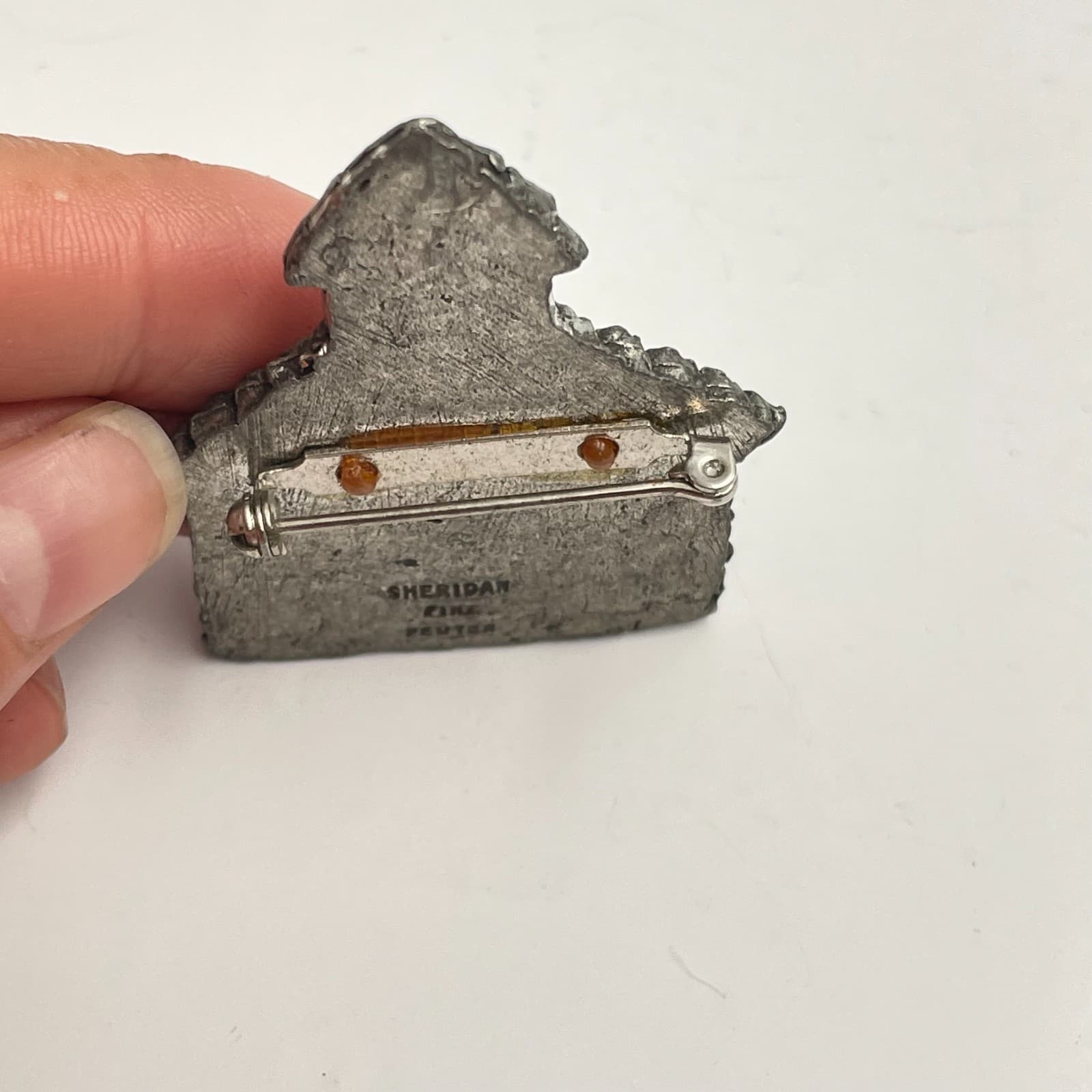 Vintage 80s 90s Sheridan Fine Pewter School House Brooch Pin Classic Jewelry - Thumbnail 4