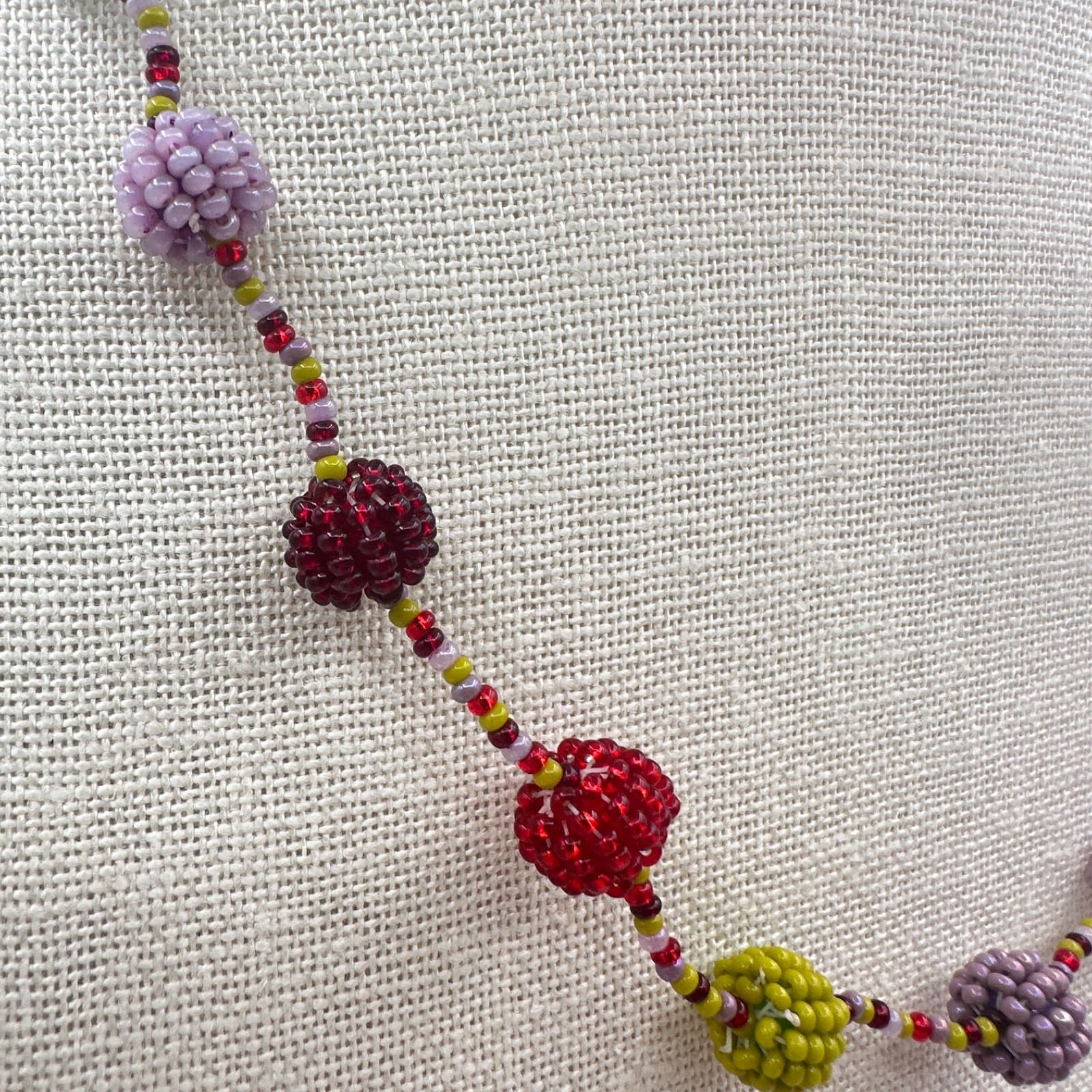 Vintage 90s Glass Seed Bead Cluster Necklace Boho Berry Classic Fashion Jewelry - Thumbnail 3