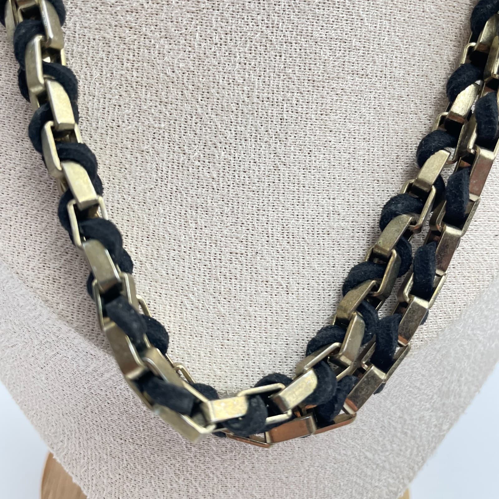 Vintage Y2K Gold Tone Box Link Chain Black Suede Cord Wrap Multi Strand Necklace - Thumbnail 4