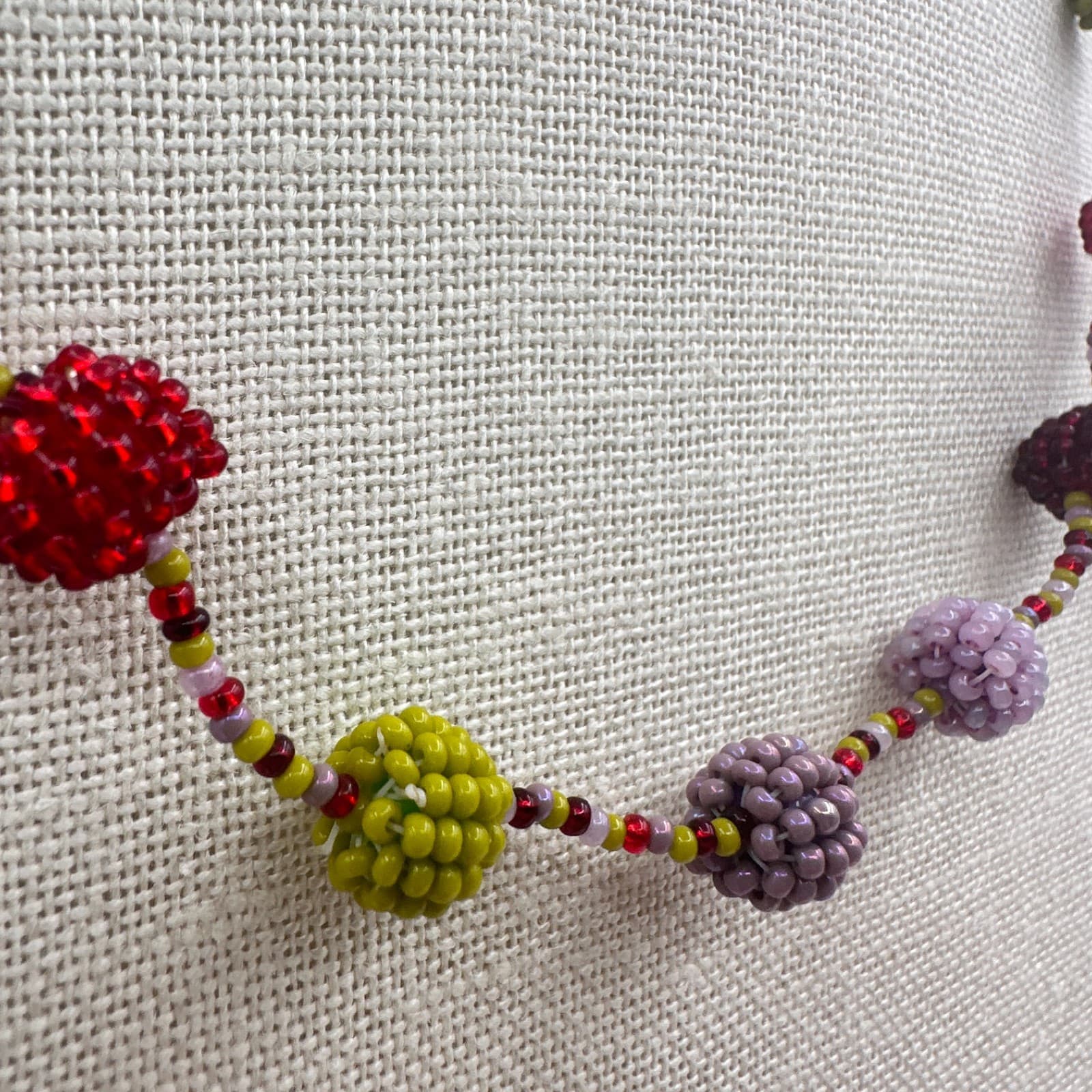 Vintage 90s Glass Seed Bead Cluster Necklace Boho Berry Classic Fashion Jewelry - Thumbnail 4