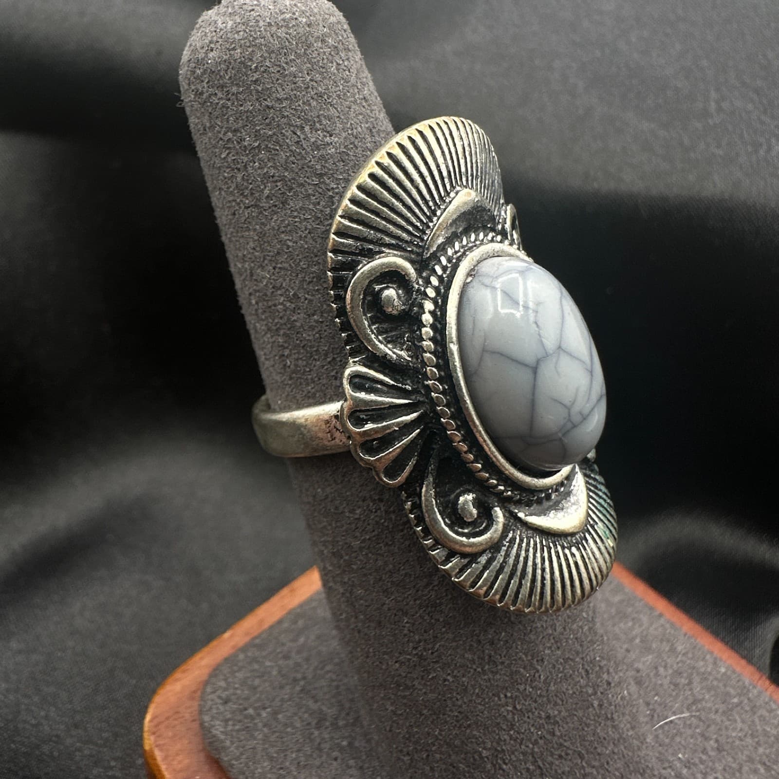 Vintage 90s Silver Tone White Turquoise Oval Tribal Statement Ring Retr Jewelry - Thumbnail 8