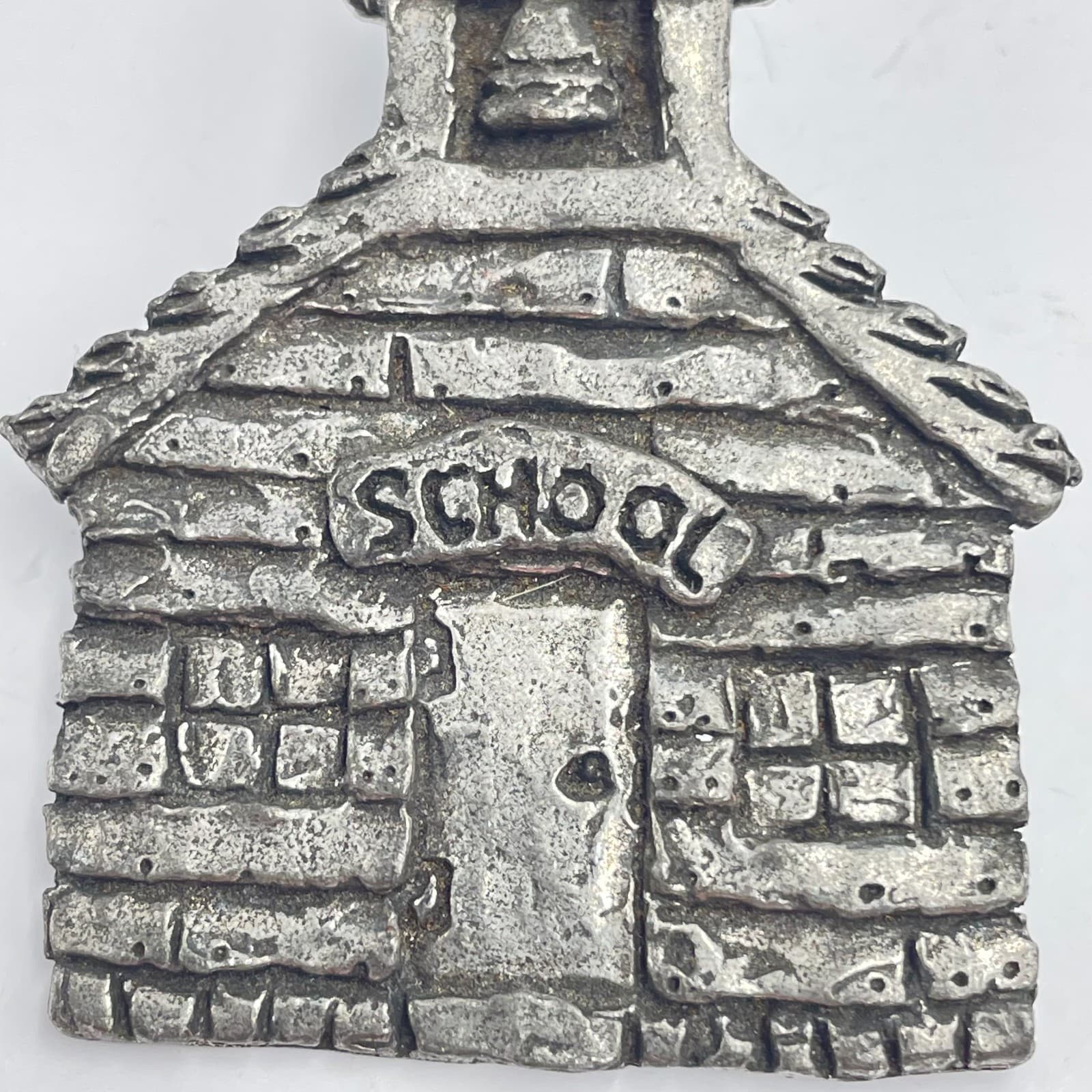 Vintage 80s 90s Sheridan Fine Pewter School House Brooch Pin Classic Jewelry - Thumbnail 2