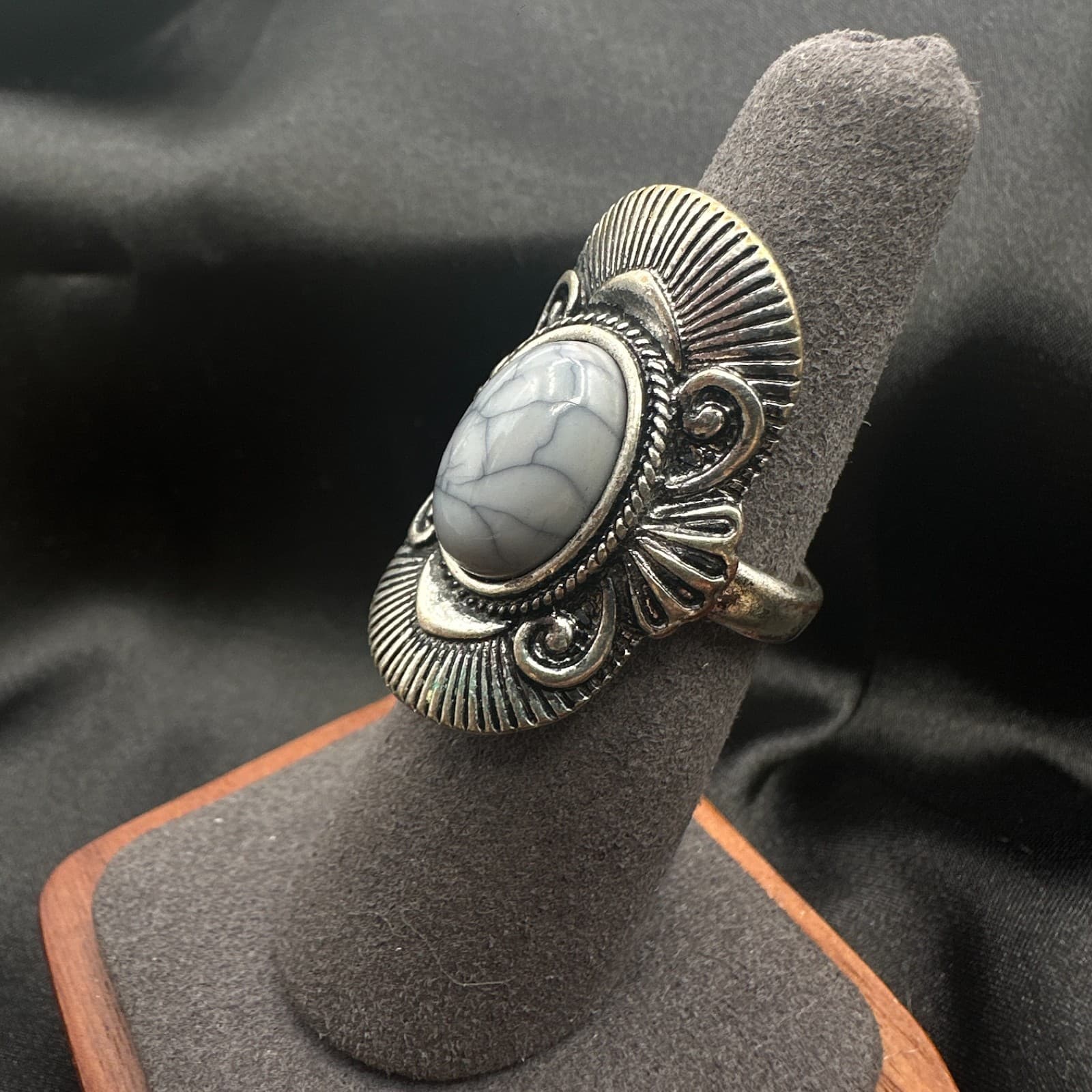Vintage 90s Silver Tone White Turquoise Oval Tribal Statement Ring Retr Jewelry - Thumbnail 9