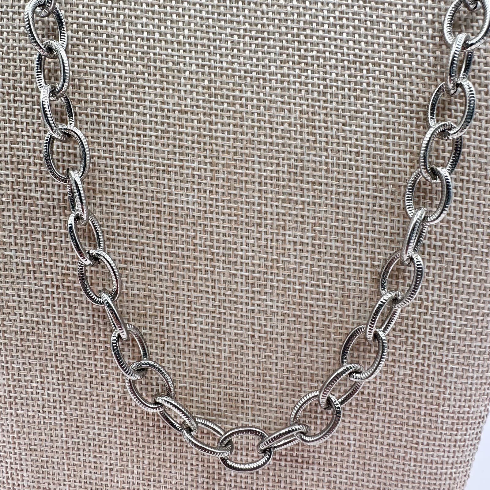 Vintage Y2K Silver Tone Oval Link Chain Long Layering Necklace Classic Jewelry - Thumbnail 3