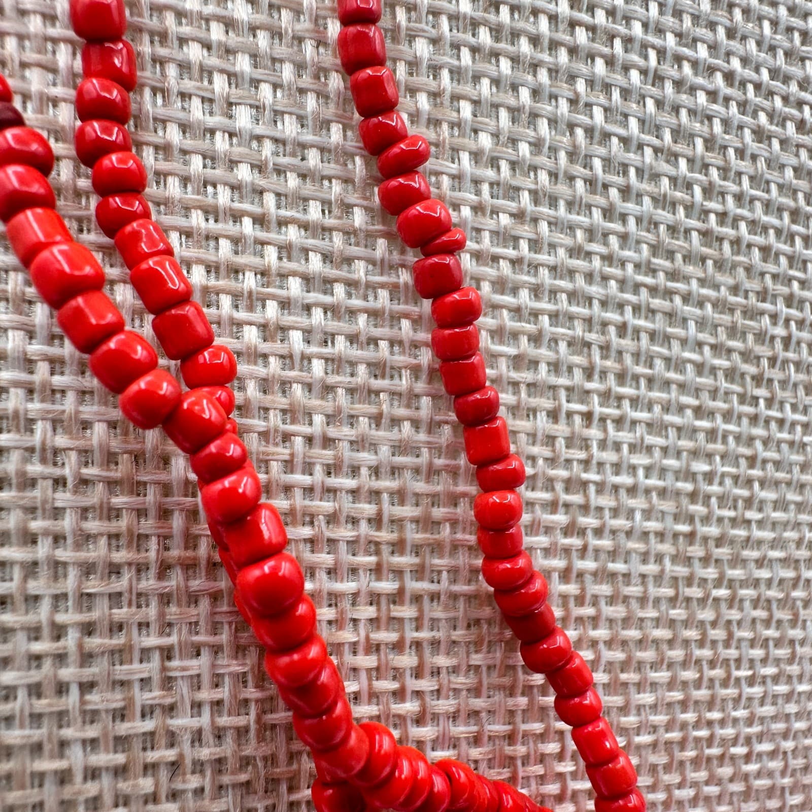 Vintage 90s Red Multi-Strand Beaded Black Round Shell Pendant Necklace Jewelry - Thumbnail 4