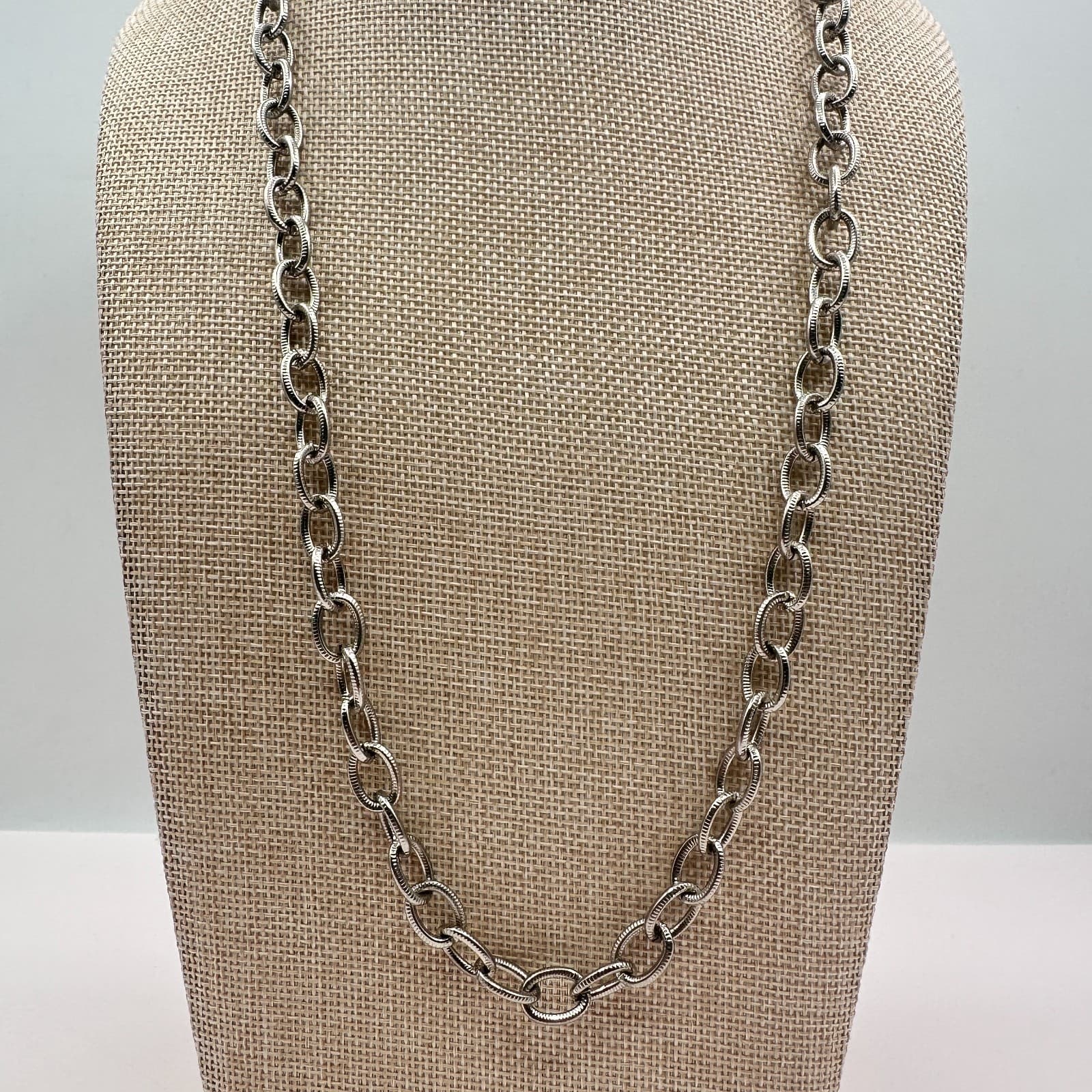 Vintage Y2K Silver Tone Oval Link Chain Long Layering Necklace Classic Jewelry - Thumbnail 2
