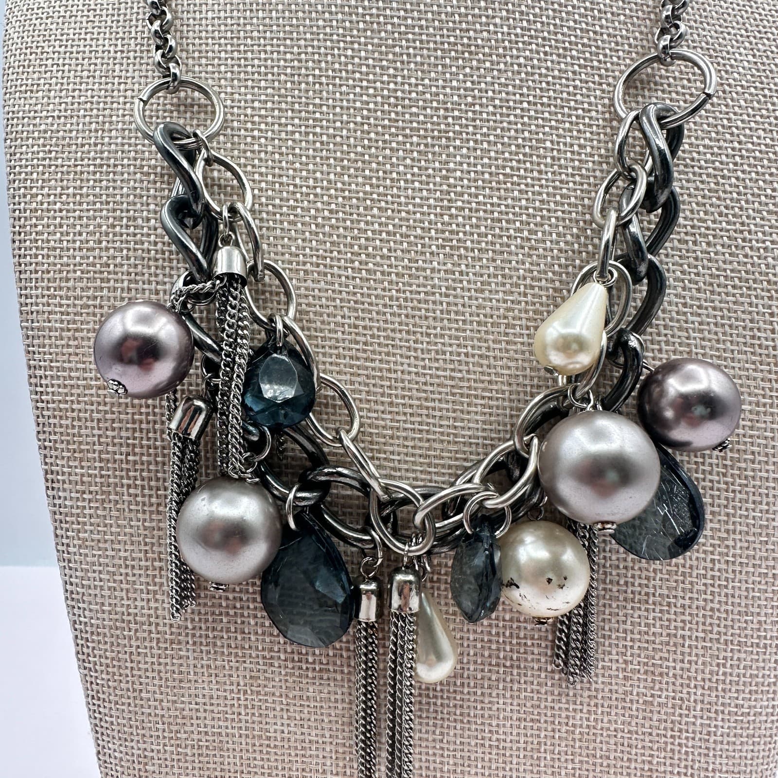 Vintage Y2K Cream Grey Faux Pearl Glass Bead Tassel Necklace Silver Tone Jewelry - Thumbnail 3