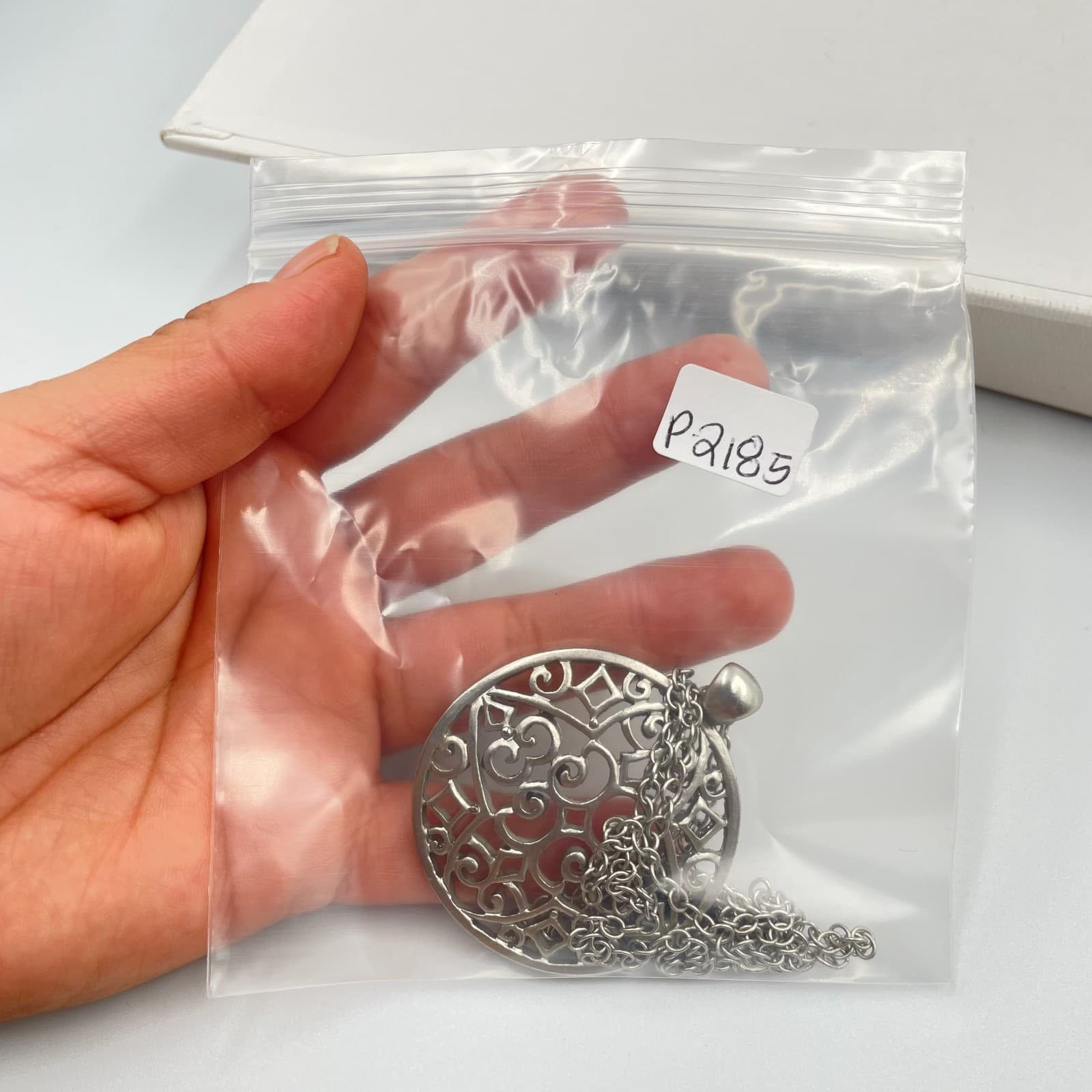 Vtg American Eagle Outfitters Silver Filigree Medallion Long Pendant Necklace - Thumbnail 9