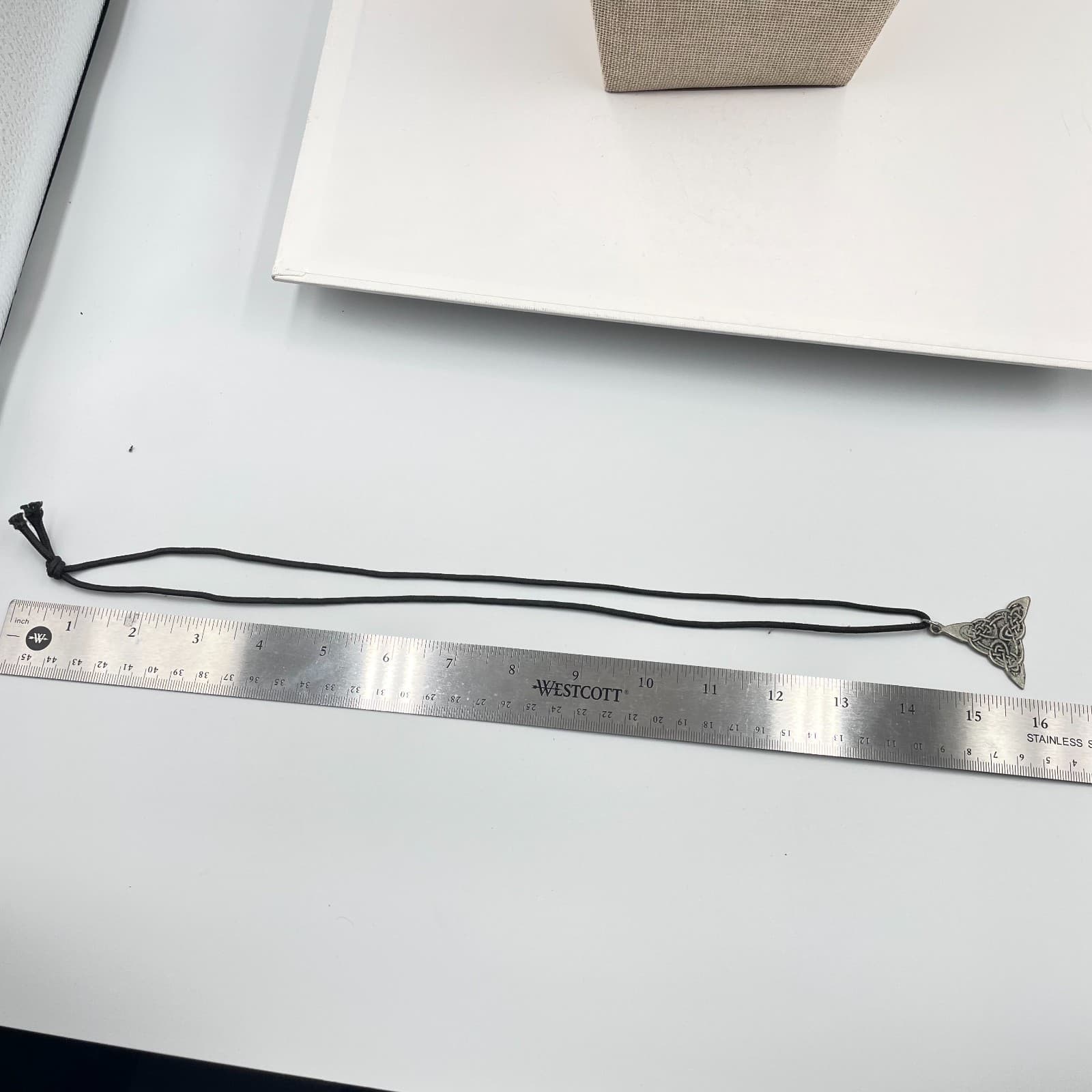 Vintage Celtic Trinity Knot Pendant Necklace Triquetra Wiccan Pagan Black Cord - Thumbnail 6